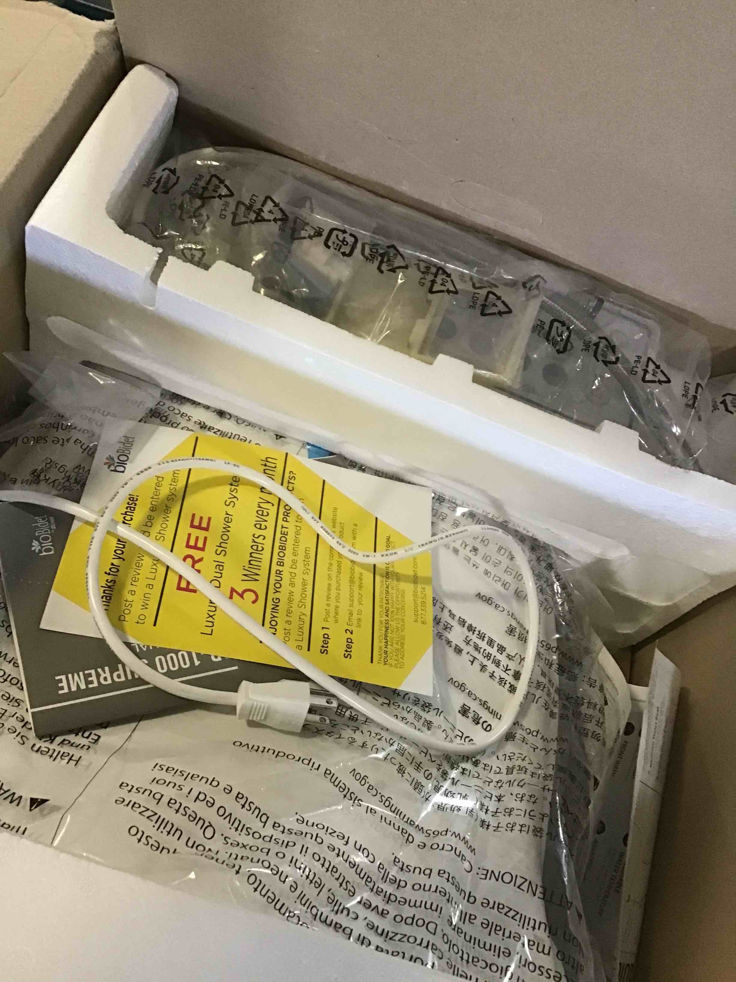 https://s3.amazonaws.com/lotting-images-prod/bidfta/GRN5562998_1696613791427.jpeg