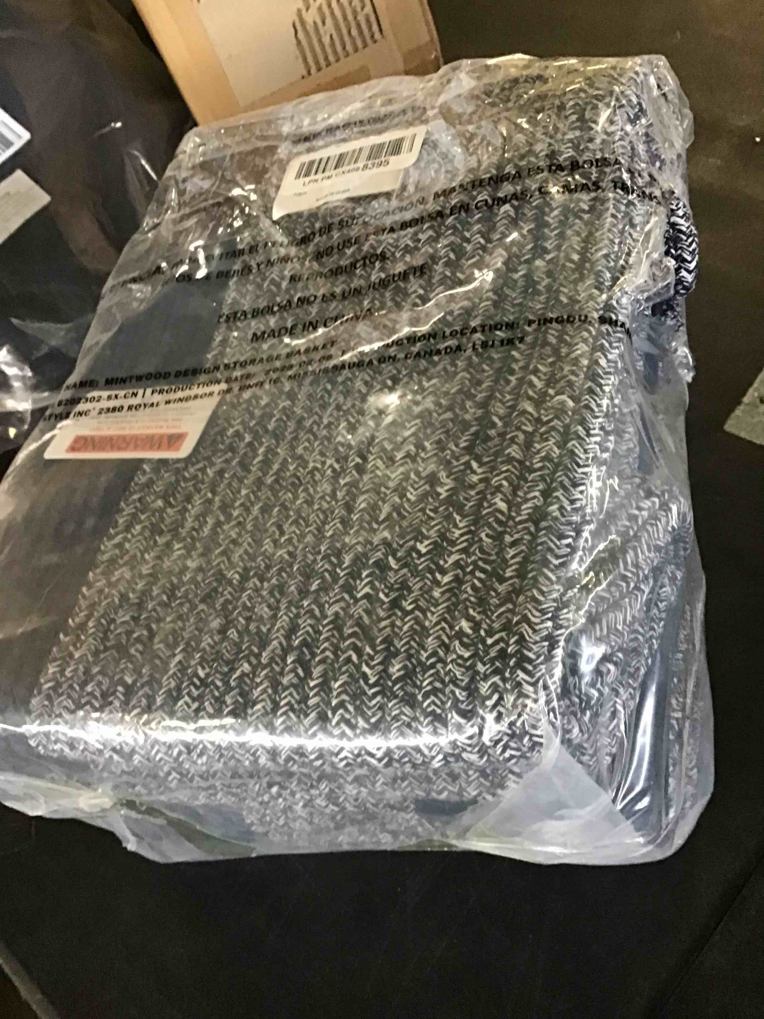 https://s3.amazonaws.com/lotting-images-prod/bidfta/GRN5579029_1701183237916.jpeg