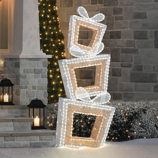 Member's Mark 5' Pre-Lit Twinkling Present Tower - Metallic
