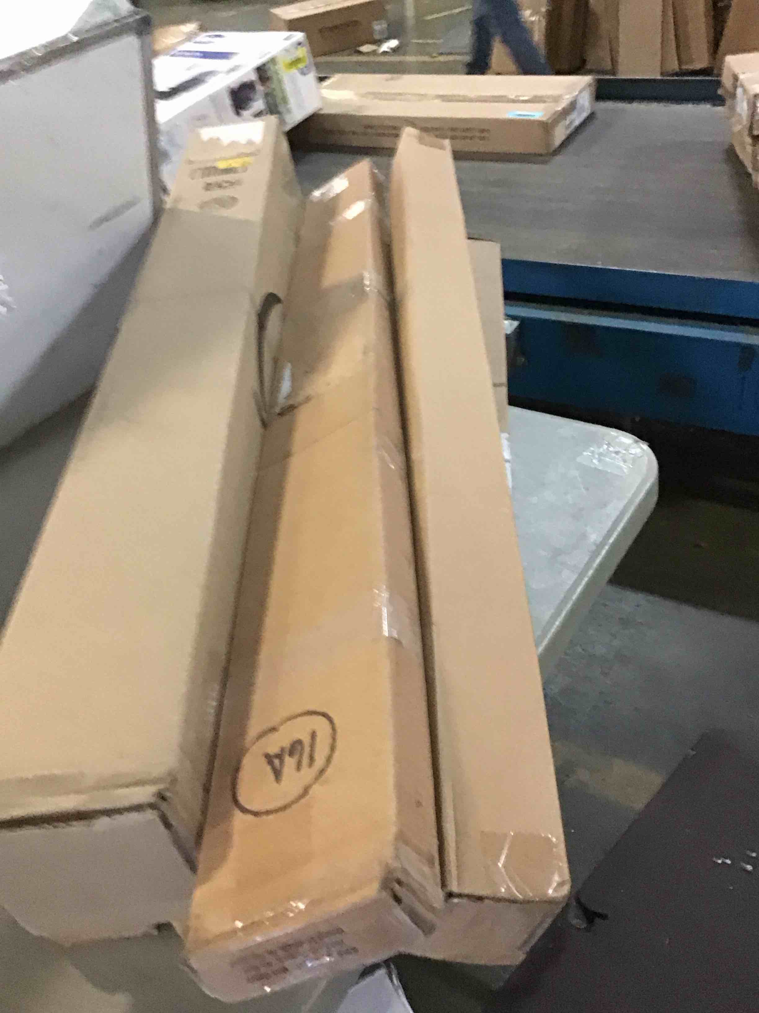 Assorted of  Products for the Maintenance or Decoration of the Home (it can include a variety of sizes and models)