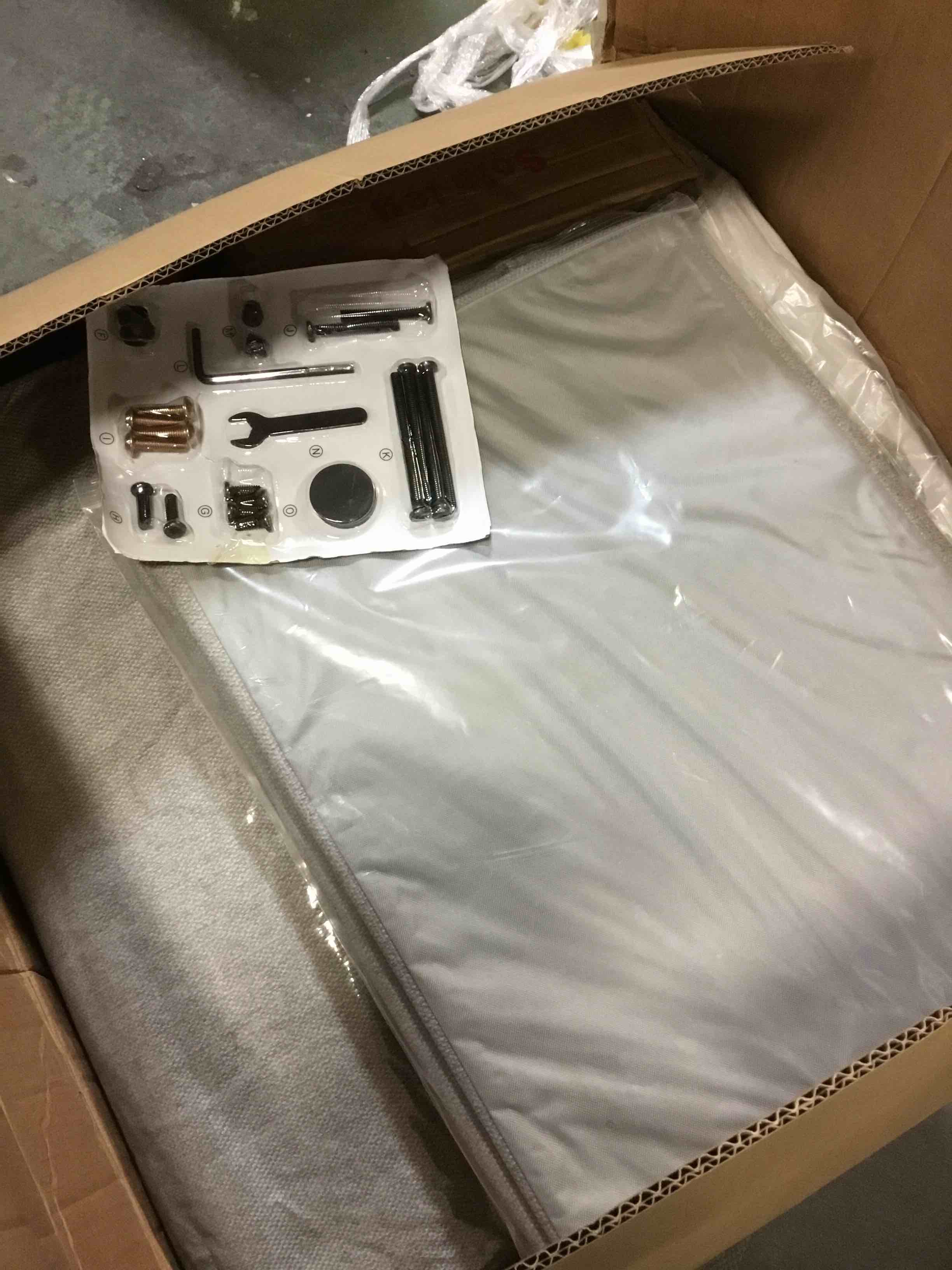 https://s3.amazonaws.com/lotting-images-prod/bidfta/GRN5586458_1701697938752.jpeg
