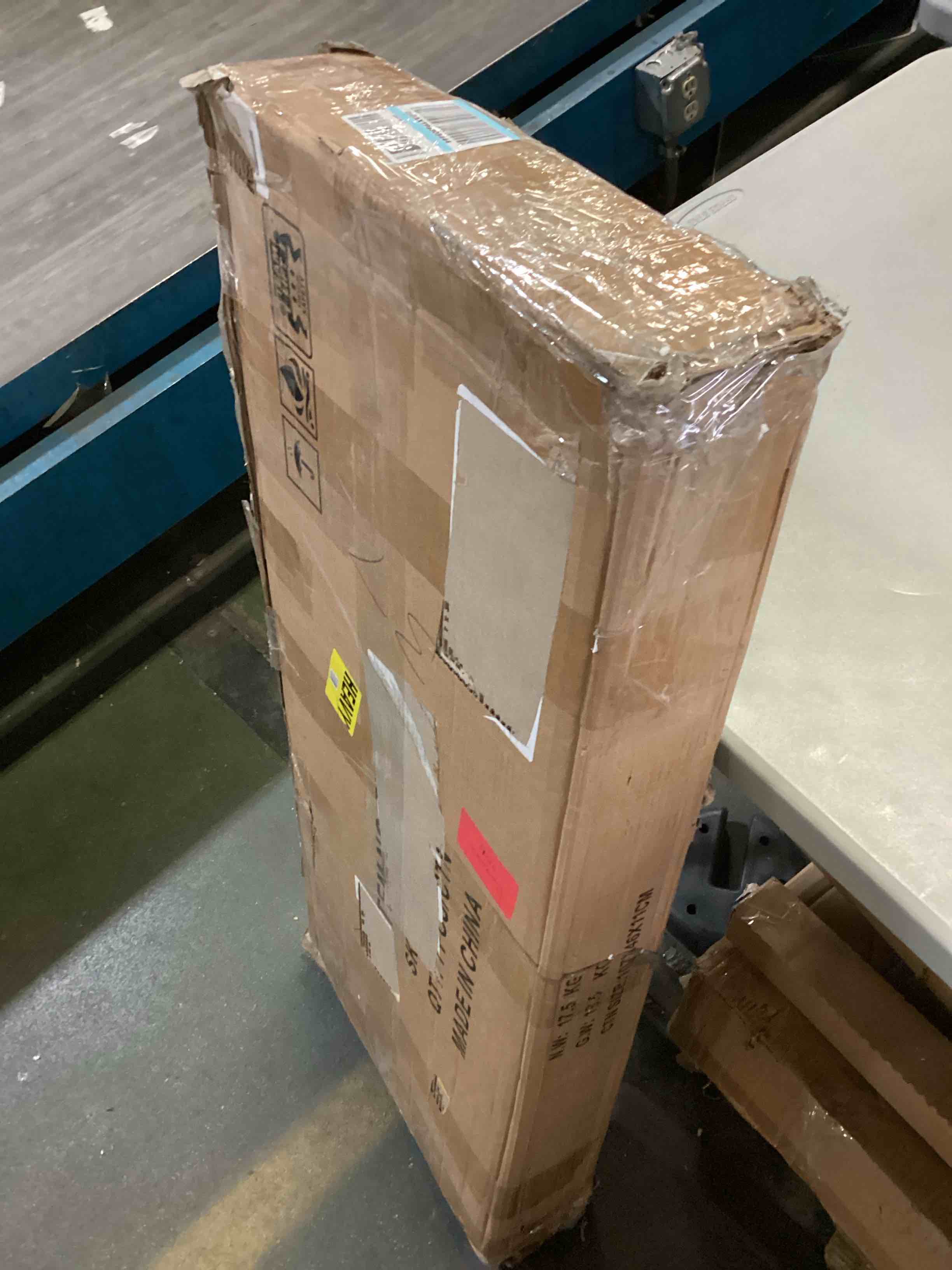 https://s3.amazonaws.com/lotting-images-prod/bidfta/GRN5588706_1701112889995.jpeg