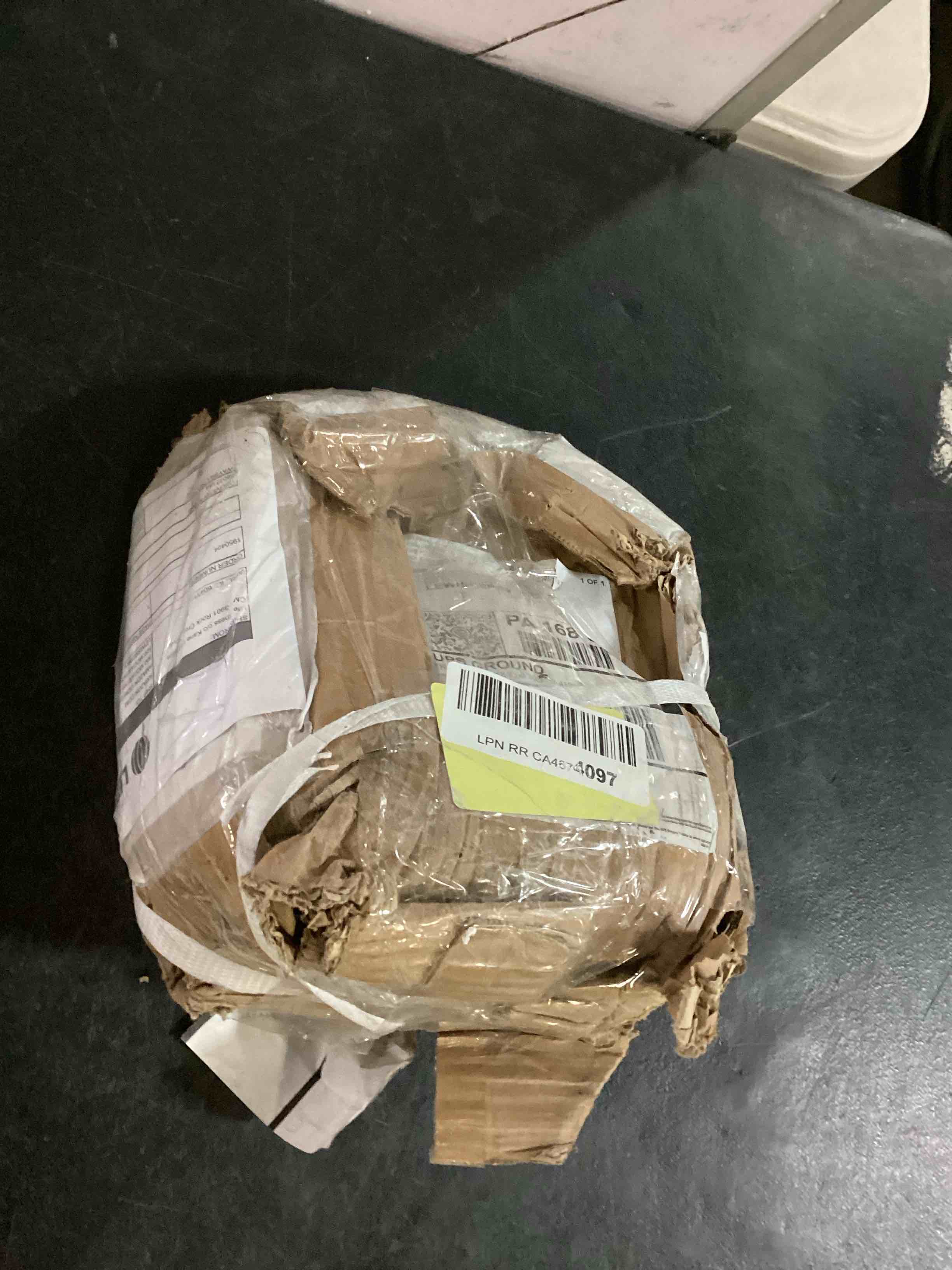 https://s3.amazonaws.com/lotting-images-prod/bidfta/GRN5588820_1701185888370.jpeg
