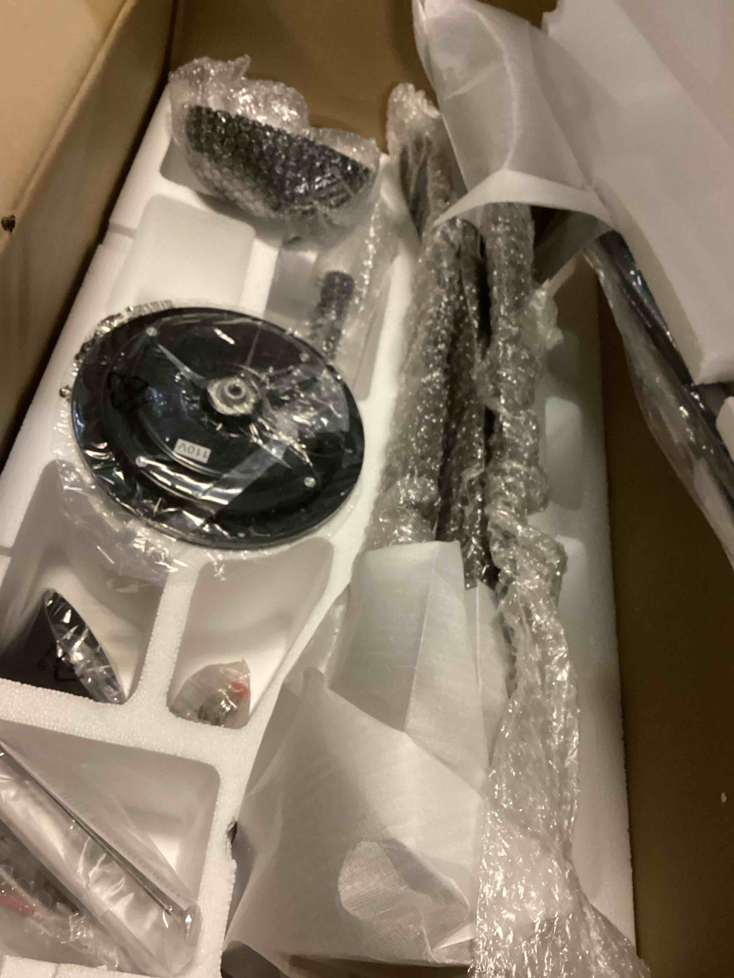 https://s3.amazonaws.com/lotting-images-prod/bidfta/GRN5589420_1701785270281.jpeg