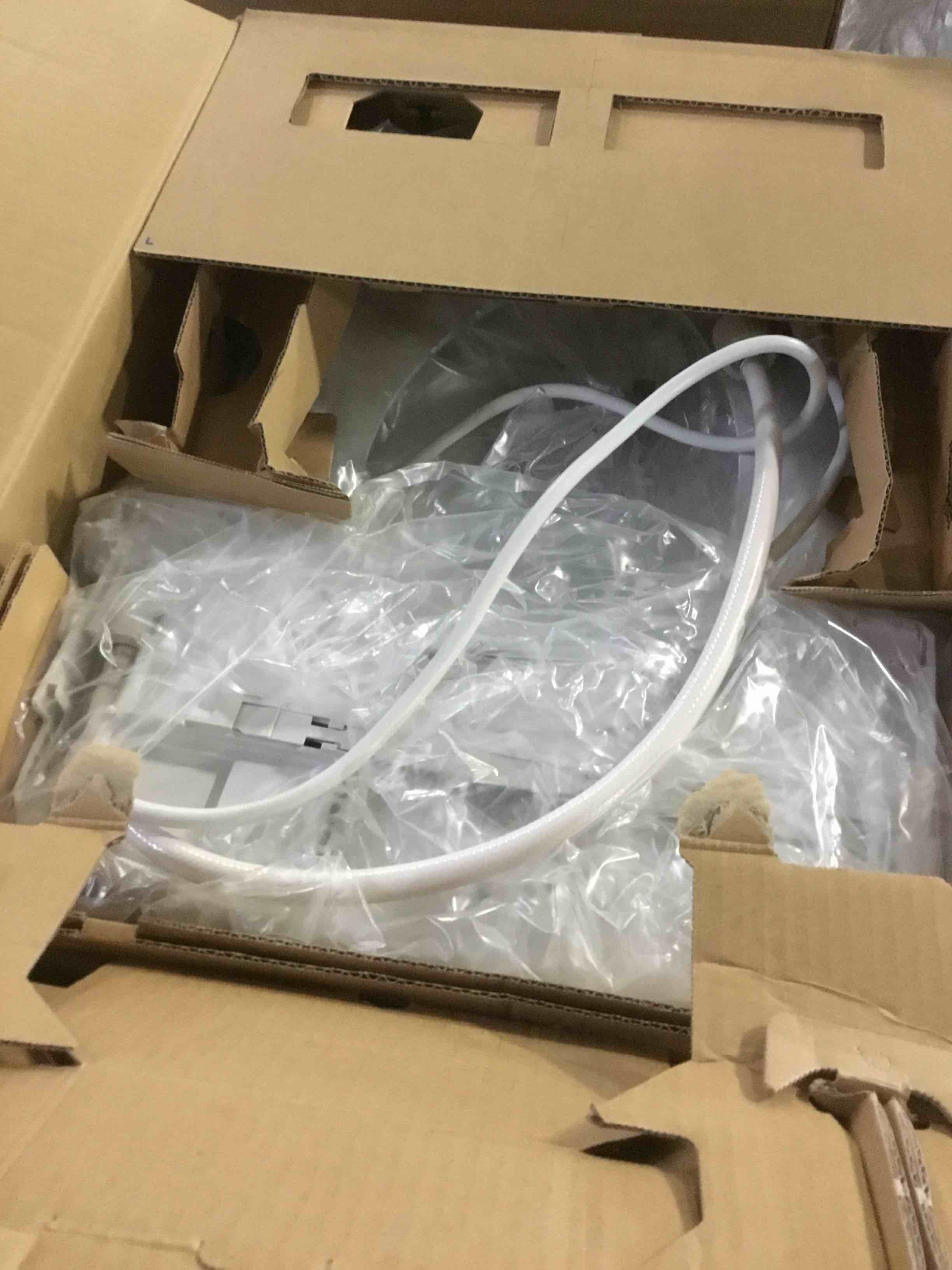 https://s3.amazonaws.com/lotting-images-prod/bidfta/GRN5595512_1699968890959.jpeg