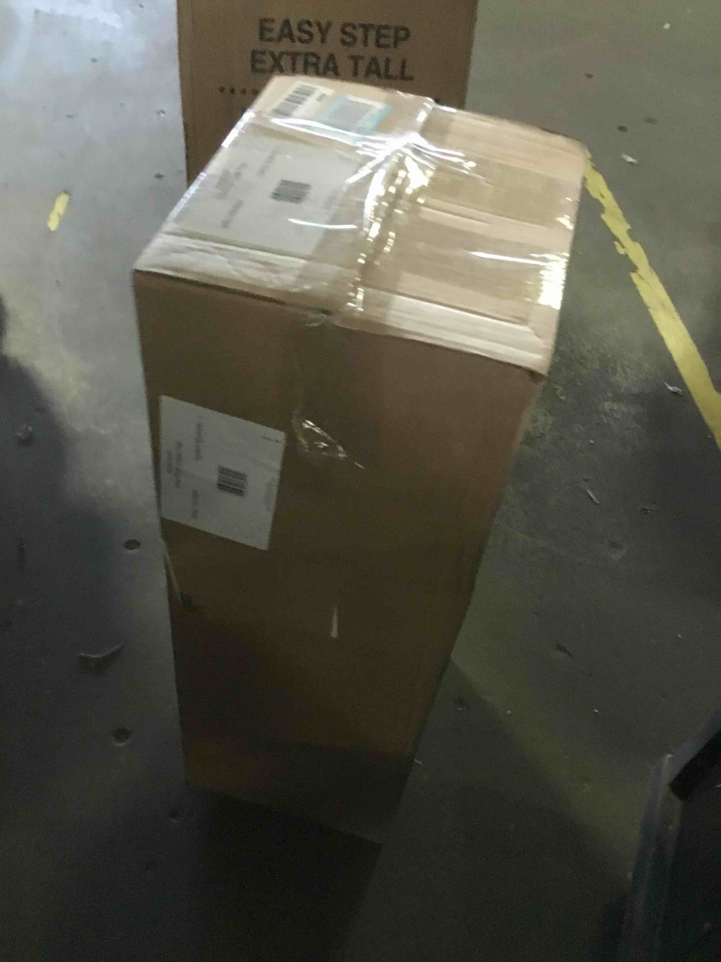 https://s3.amazonaws.com/lotting-images-prod/bidfta/GRN5595710_1700055314516.jpeg