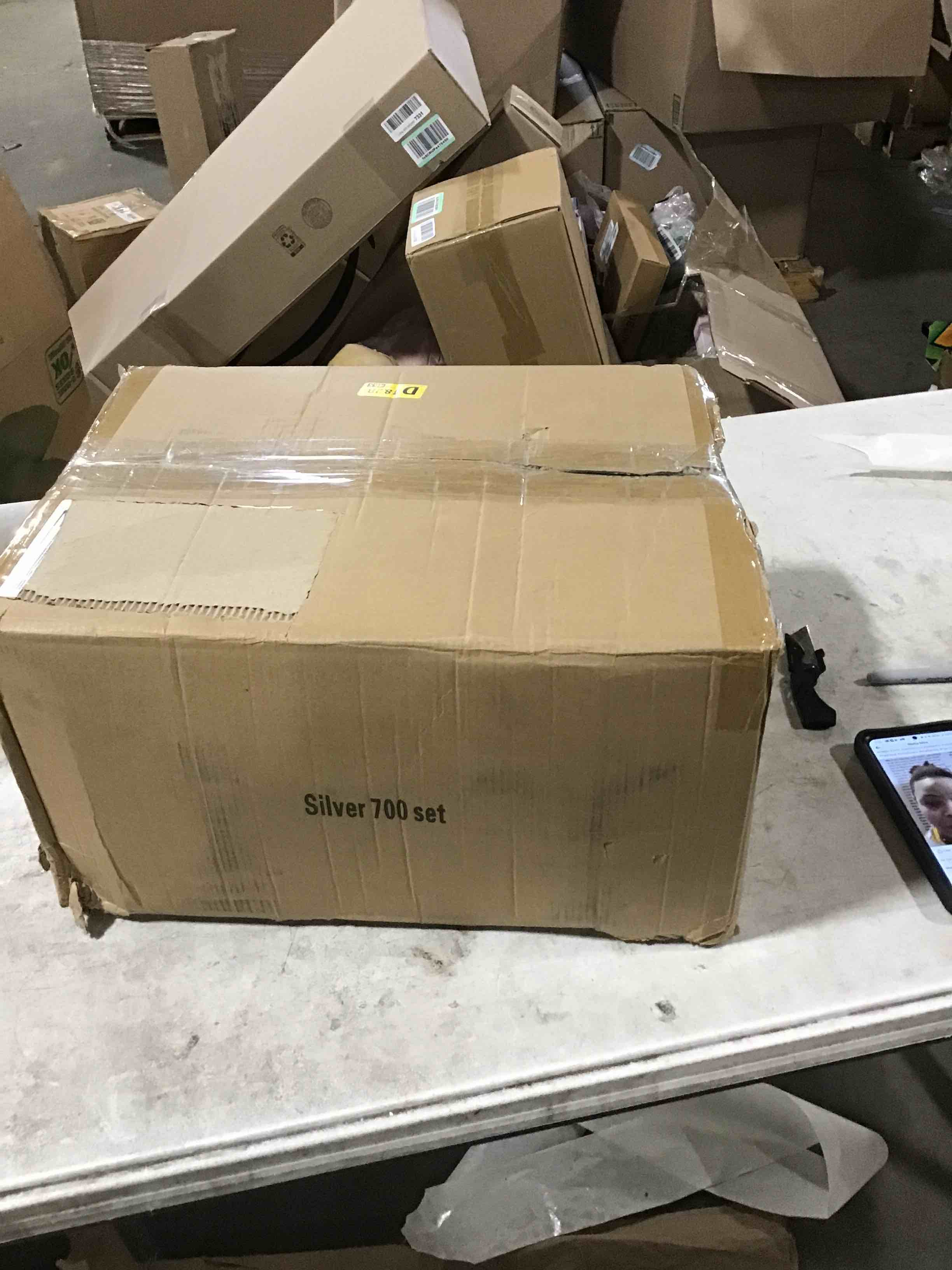 https://s3.amazonaws.com/lotting-images-prod/bidfta/GRN5600205_1711653342898.jpeg