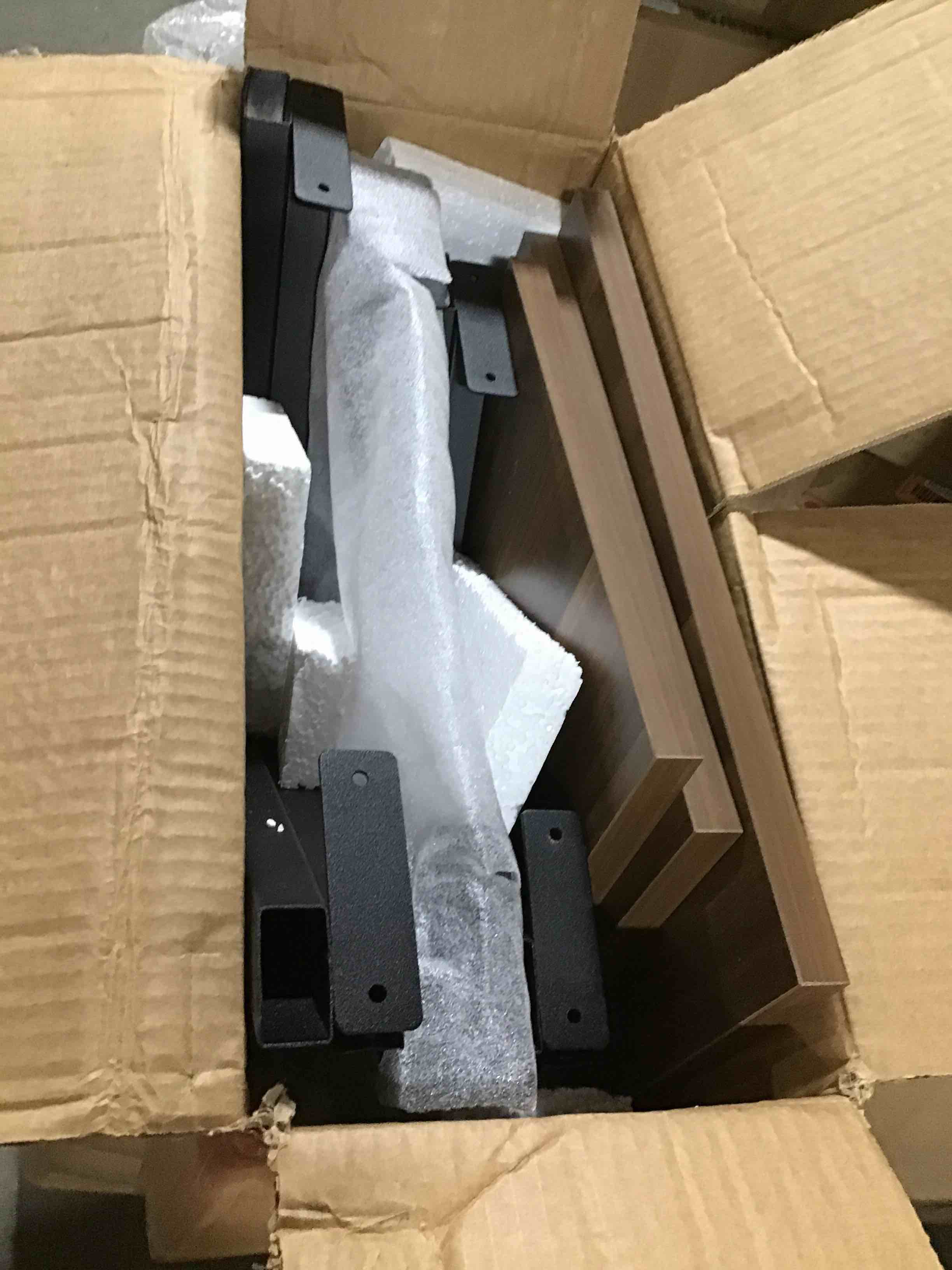https://s3.amazonaws.com/lotting-images-prod/bidfta/GRN5600518_1712667331037.jpeg