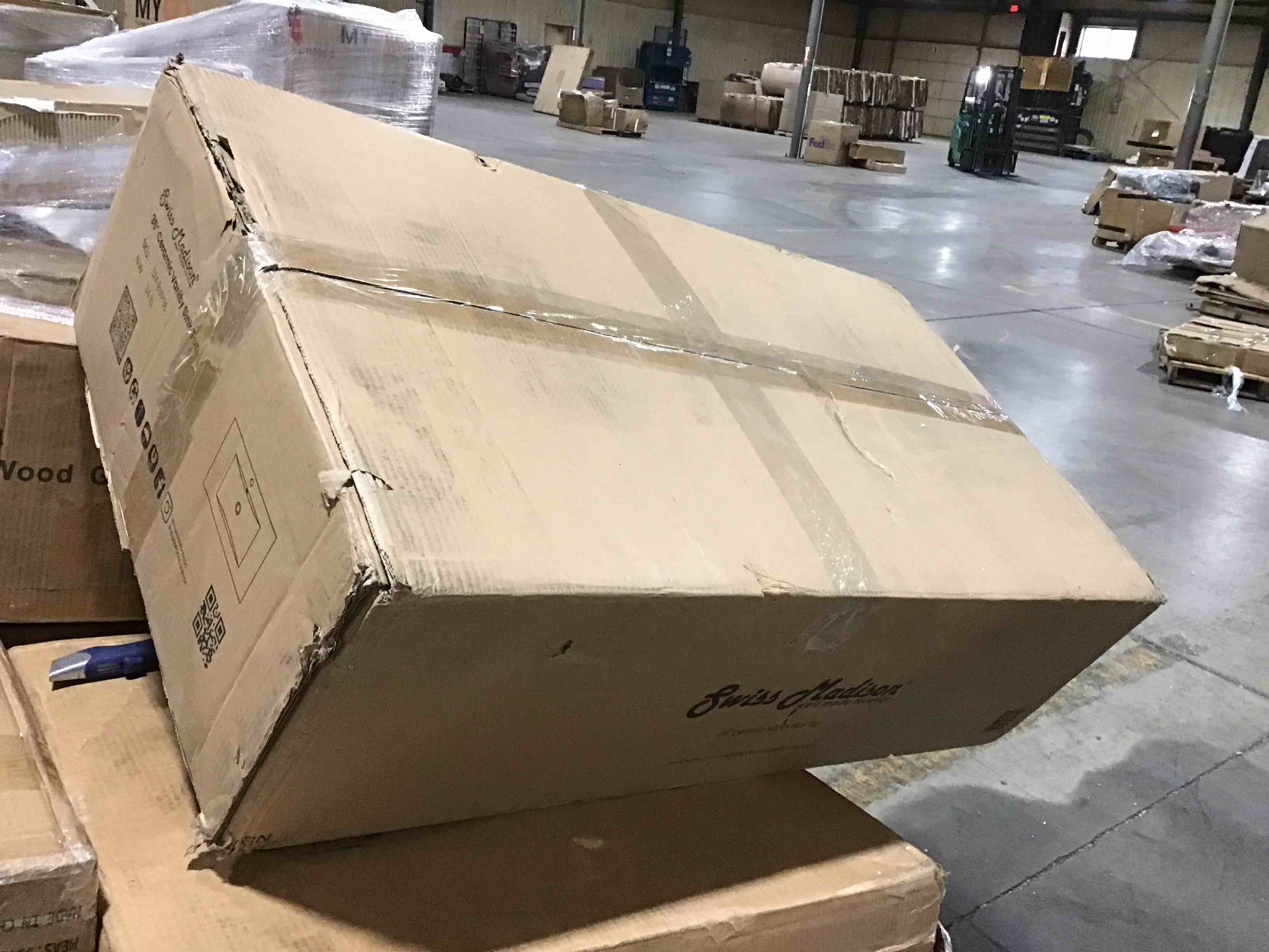 https://s3.amazonaws.com/lotting-images-prod/bidfta/GRN5606003_1708113833708.jpeg