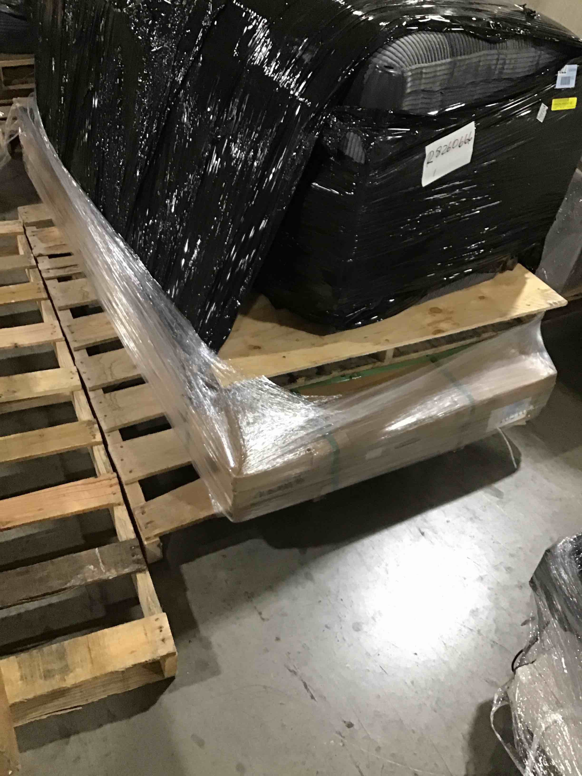 https://s3.amazonaws.com/lotting-images-prod/bidfta/GRN5607938_1708111448488.jpeg