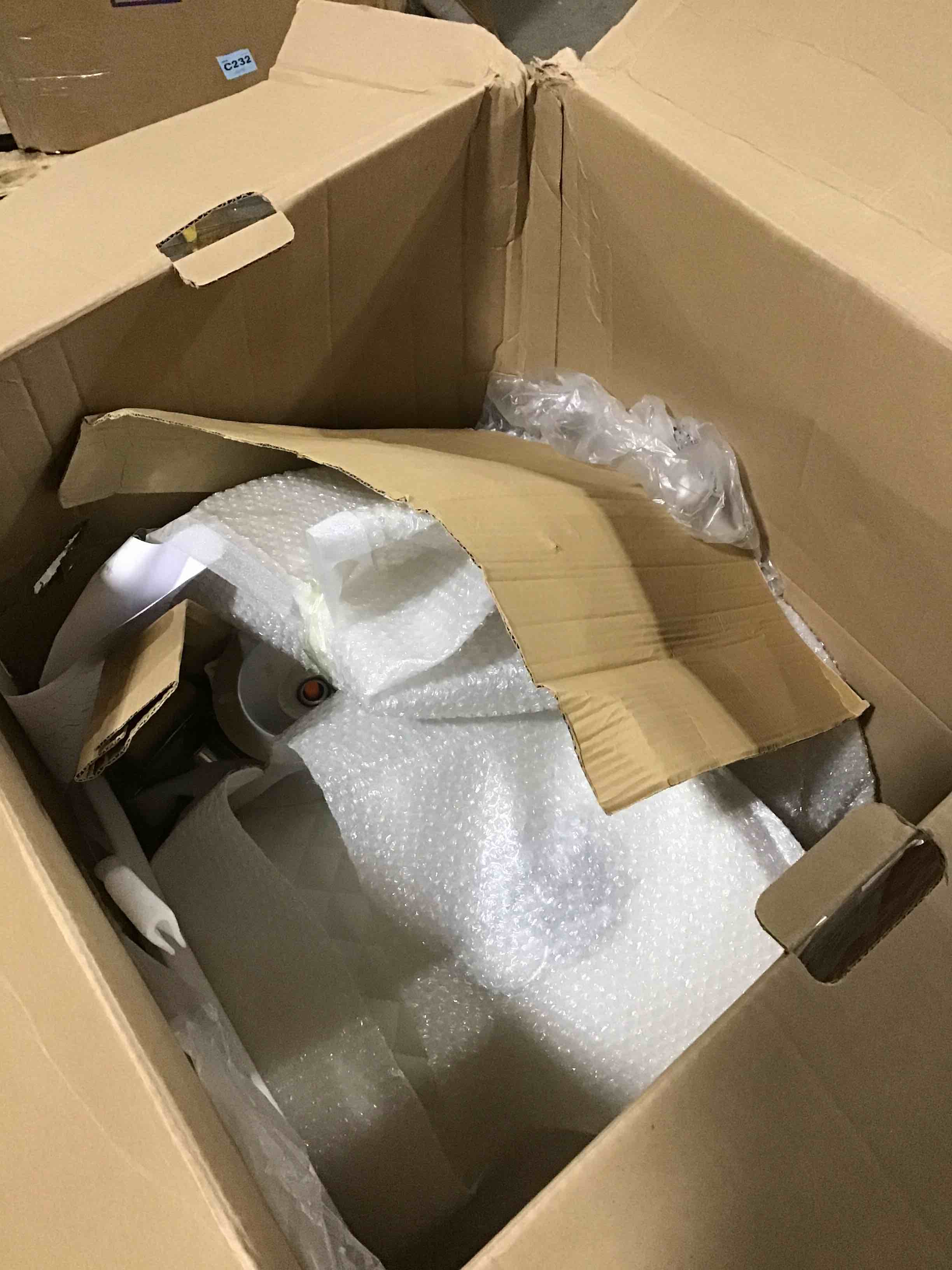 https://s3.amazonaws.com/lotting-images-prod/bidfta/GRN5608725_1710965244219.jpeg
