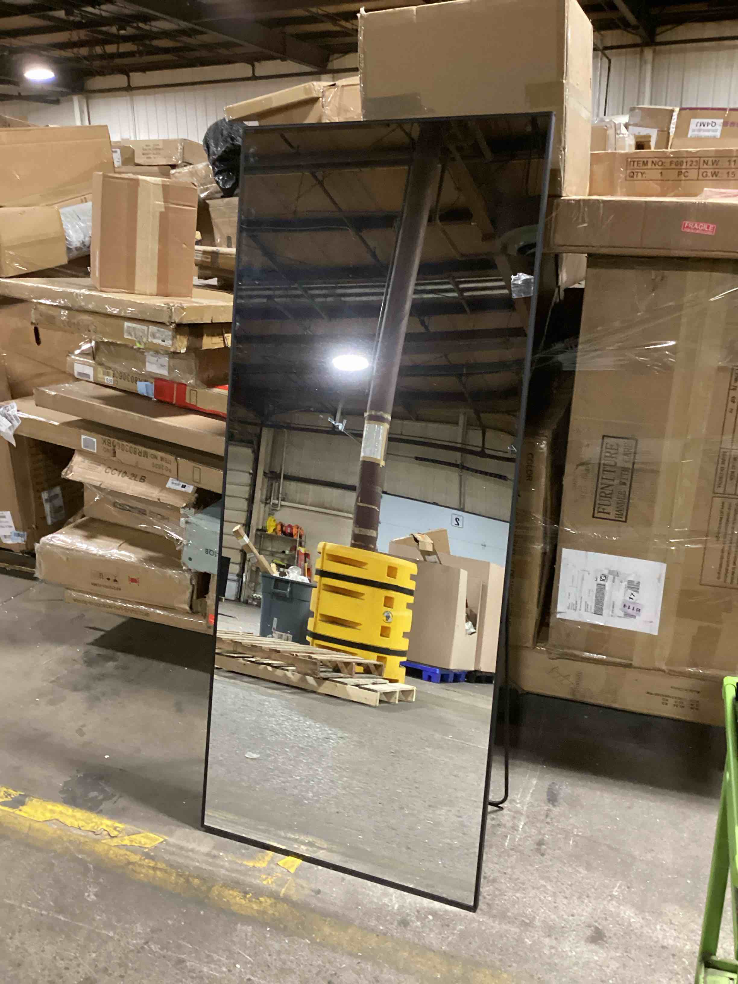 https://s3.amazonaws.com/lotting-images-prod/bidfta/GRN5610470_1710596878432.jpeg