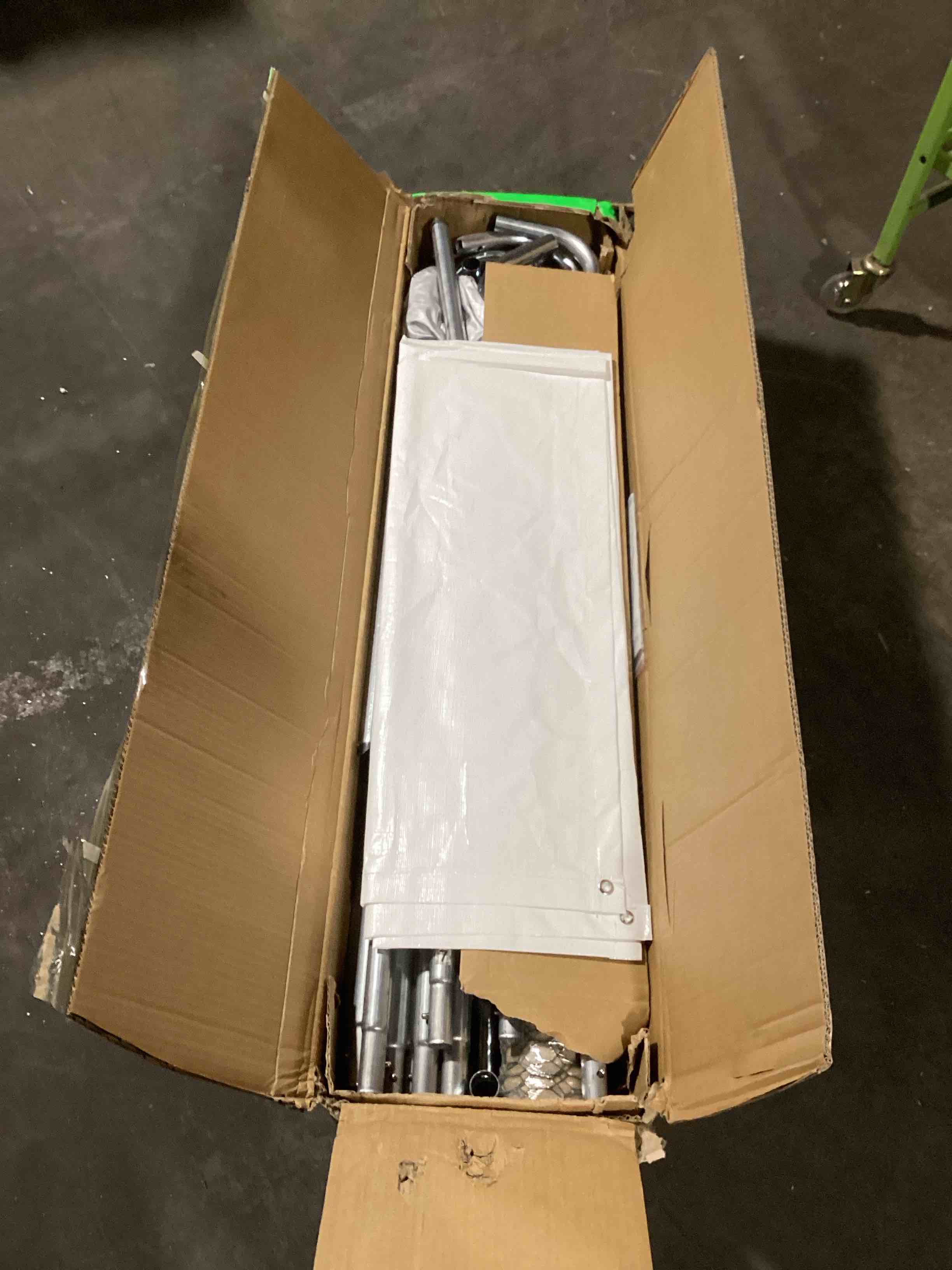 https://s3.amazonaws.com/lotting-images-prod/bidfta/GRN5610901_1711544279923.jpeg