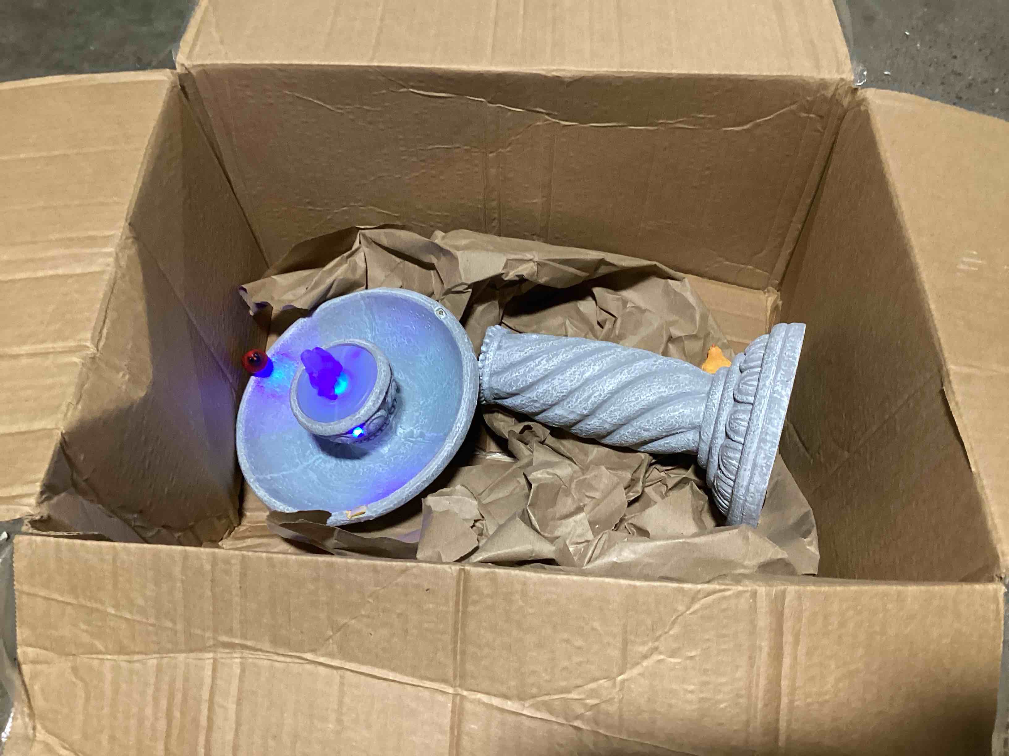 https://s3.amazonaws.com/lotting-images-prod/bidfta/GRN5611641_1712861042879.jpeg