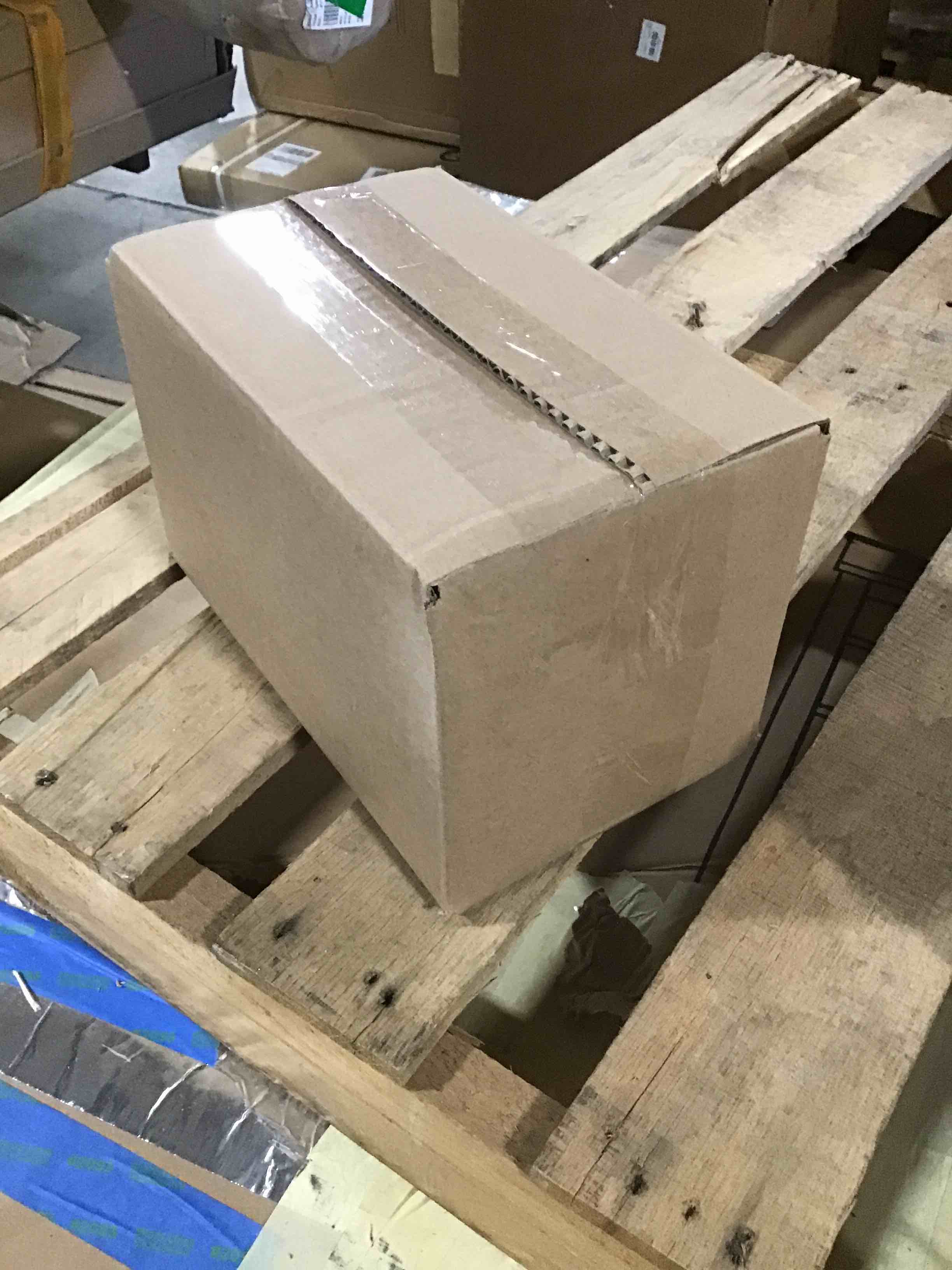 https://s3.amazonaws.com/lotting-images-prod/bidfta/GRN5615040_1702409361419.jpeg