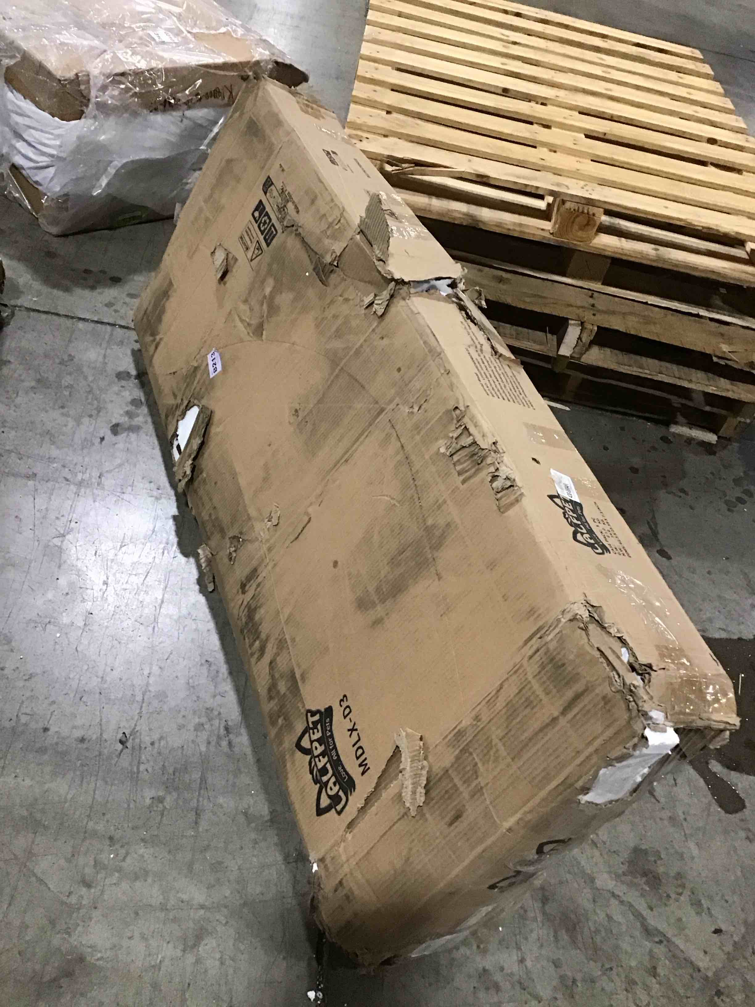 https://s3.amazonaws.com/lotting-images-prod/bidfta/GRN5616087_1706199773658.jpeg