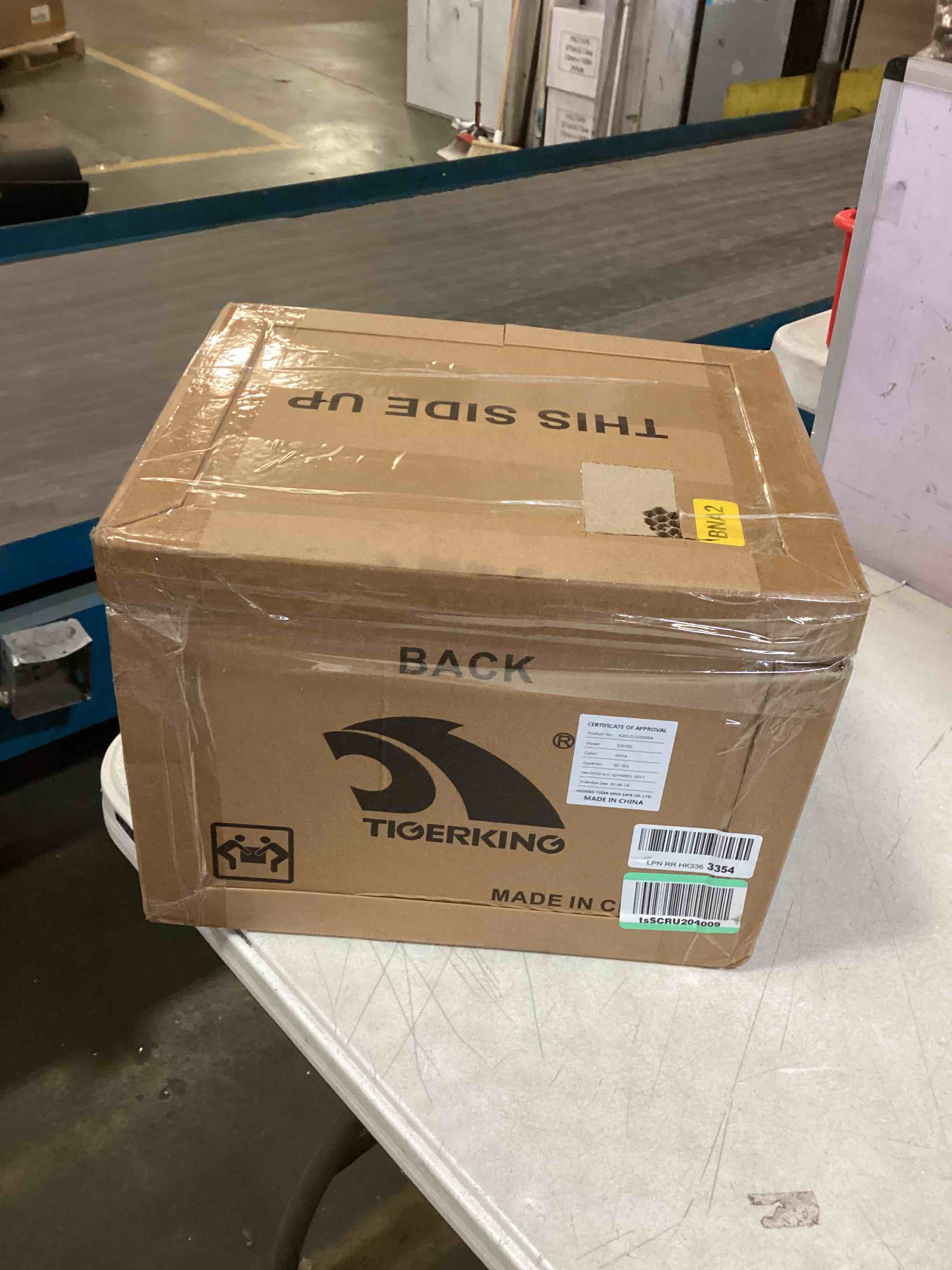 https://s3.amazonaws.com/lotting-images-prod/bidfta/GRN5624289_1702405865177.jpeg