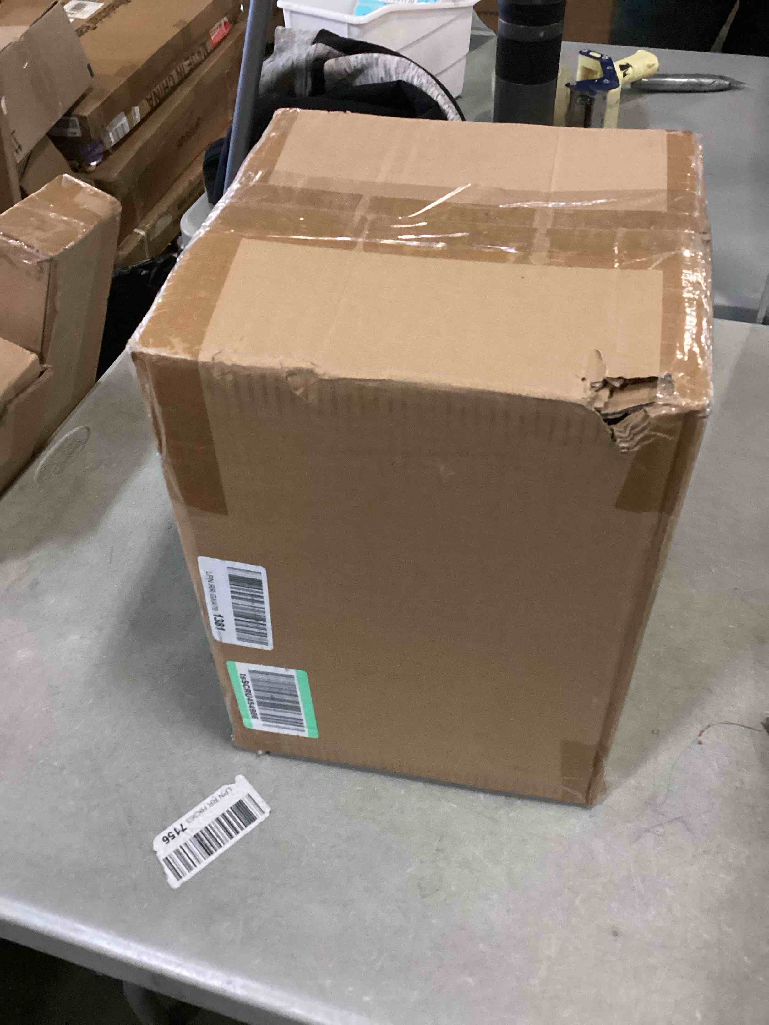 https://s3.amazonaws.com/lotting-images-prod/bidfta/GRN5624800_1702650769984.jpeg