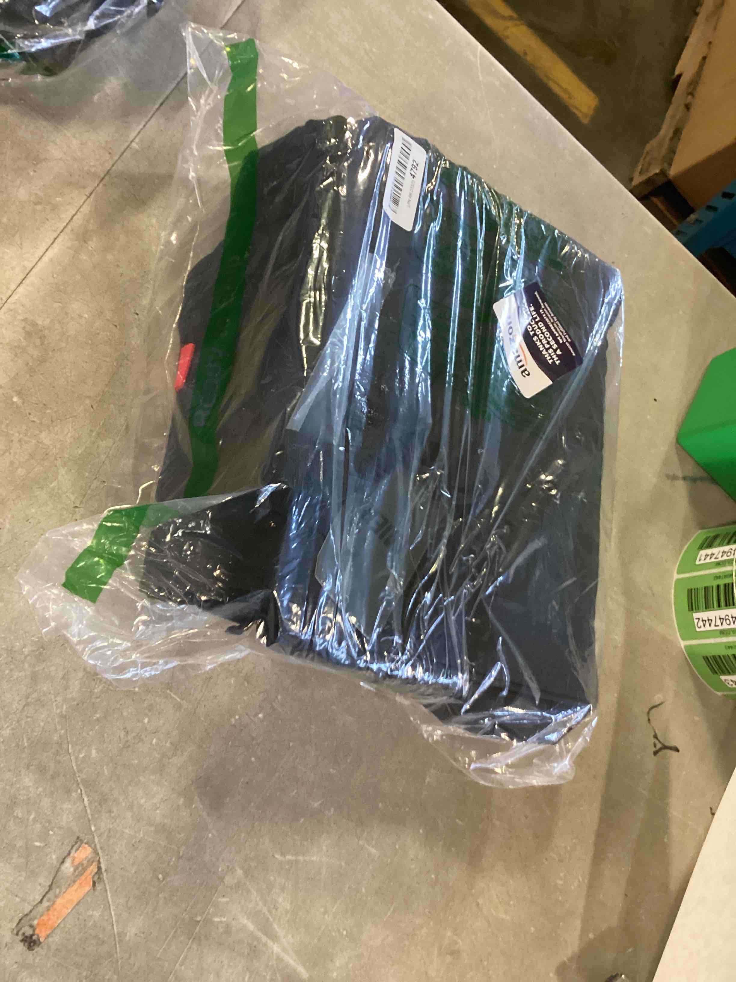 https://s3.amazonaws.com/lotting-images-prod/bidfta/GRN5625936_1702560619692.jpeg