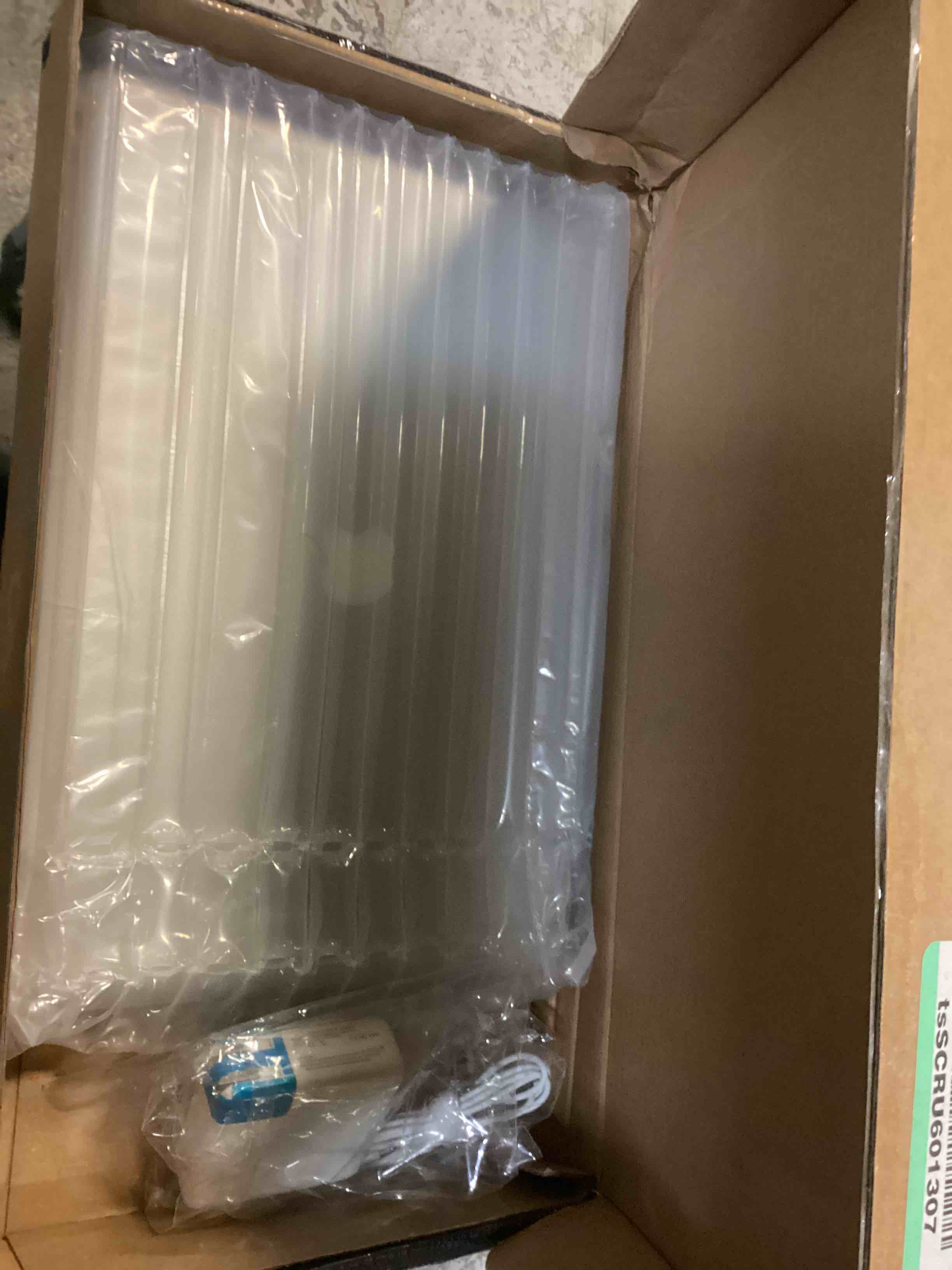 https://s3.amazonaws.com/lotting-images-prod/bidfta/GRN5626280_1702730307532.jpeg