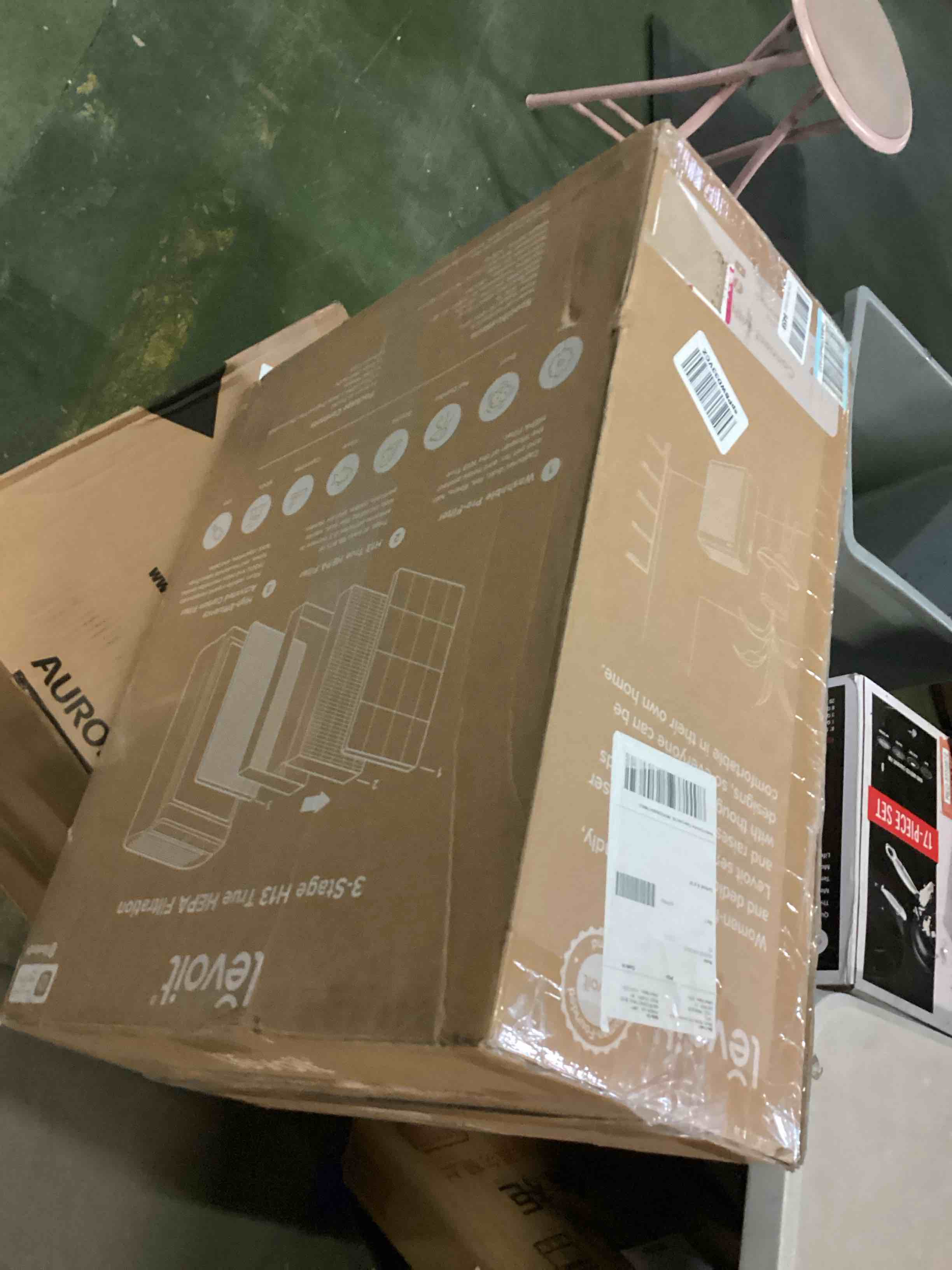 https://s3.amazonaws.com/lotting-images-prod/bidfta/GRN5628452_1702302072842.jpeg