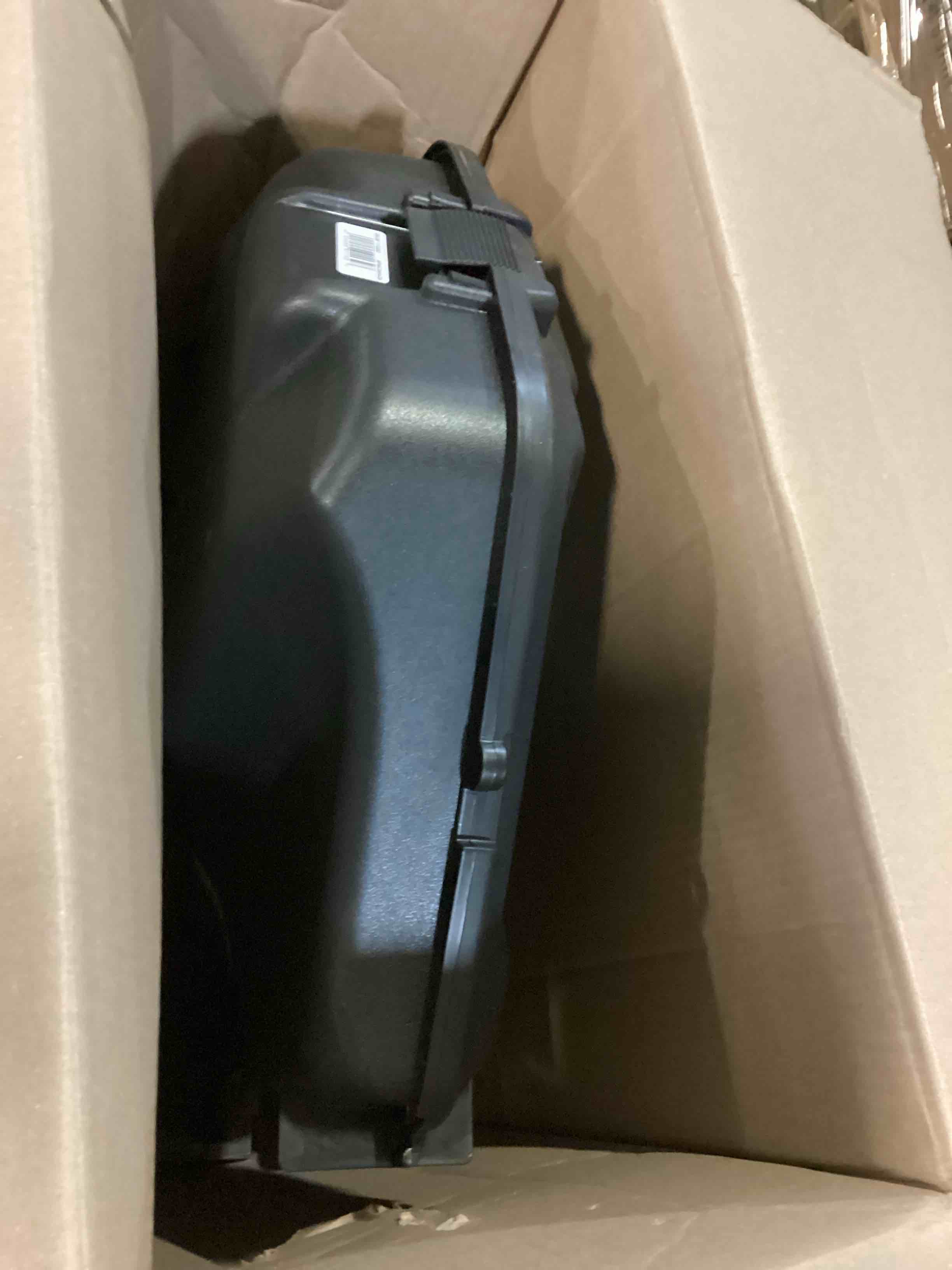 https://s3.amazonaws.com/lotting-images-prod/bidfta/GRN5628472_1702304173271.jpeg