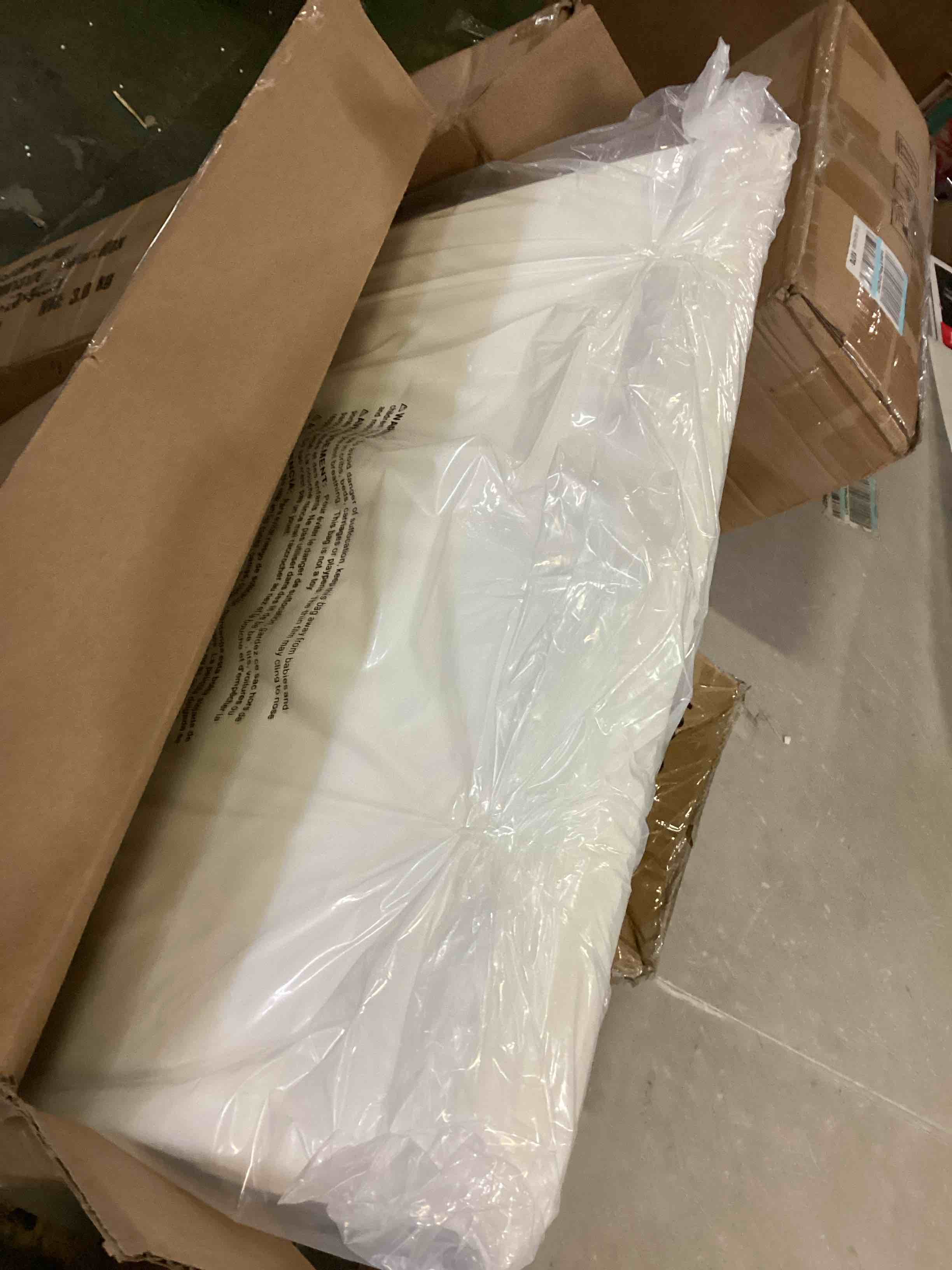https://s3.amazonaws.com/lotting-images-prod/bidfta/GRN5628564_1702321594363.jpeg
