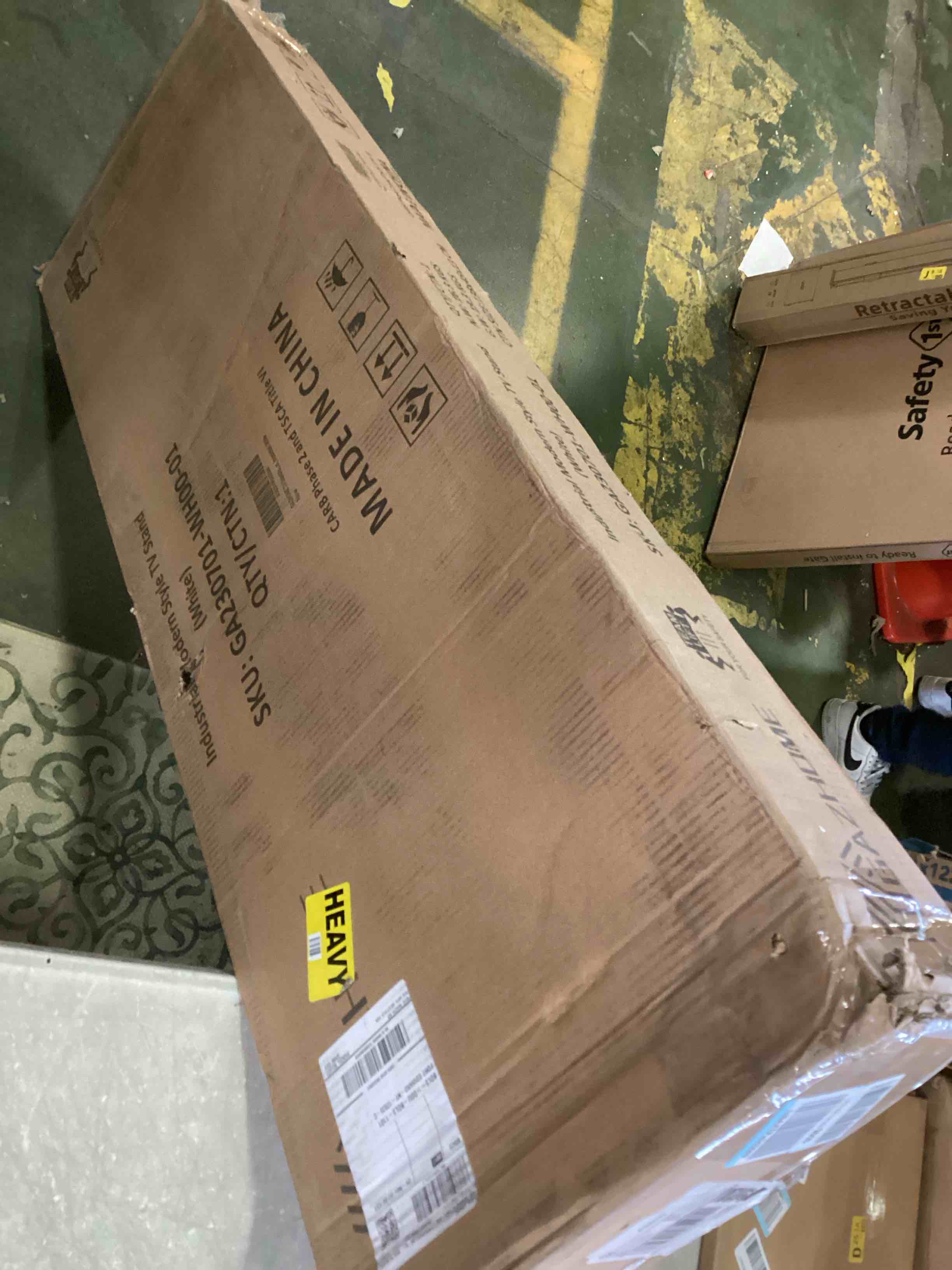 https://s3.amazonaws.com/lotting-images-prod/bidfta/GRN5628706_1702398270108.jpeg