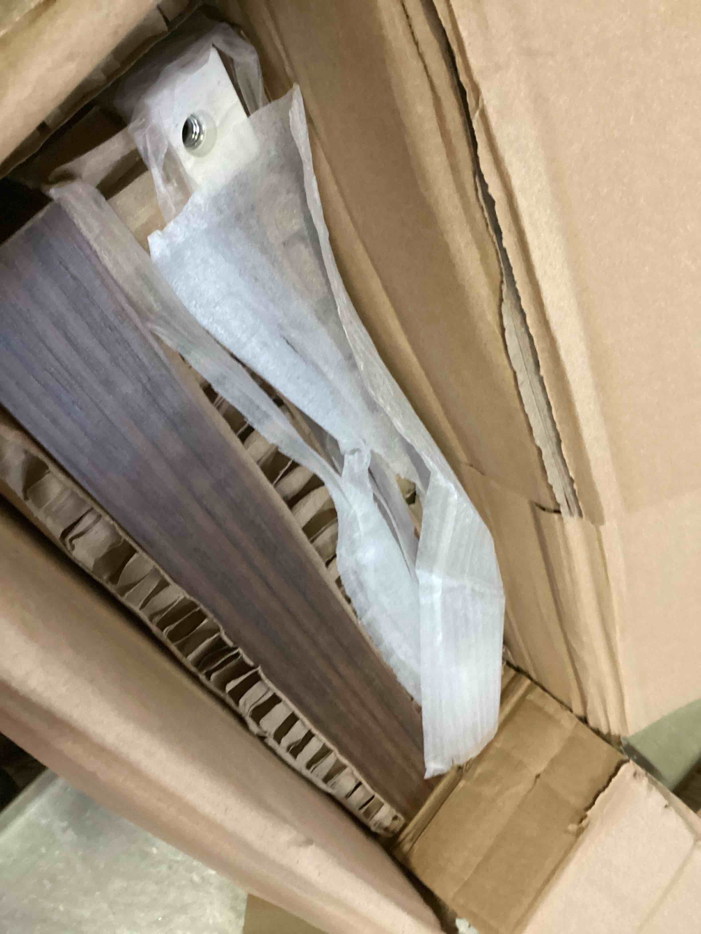 https://s3.amazonaws.com/lotting-images-prod/bidfta/GRN5628706_1702398292906.jpeg
