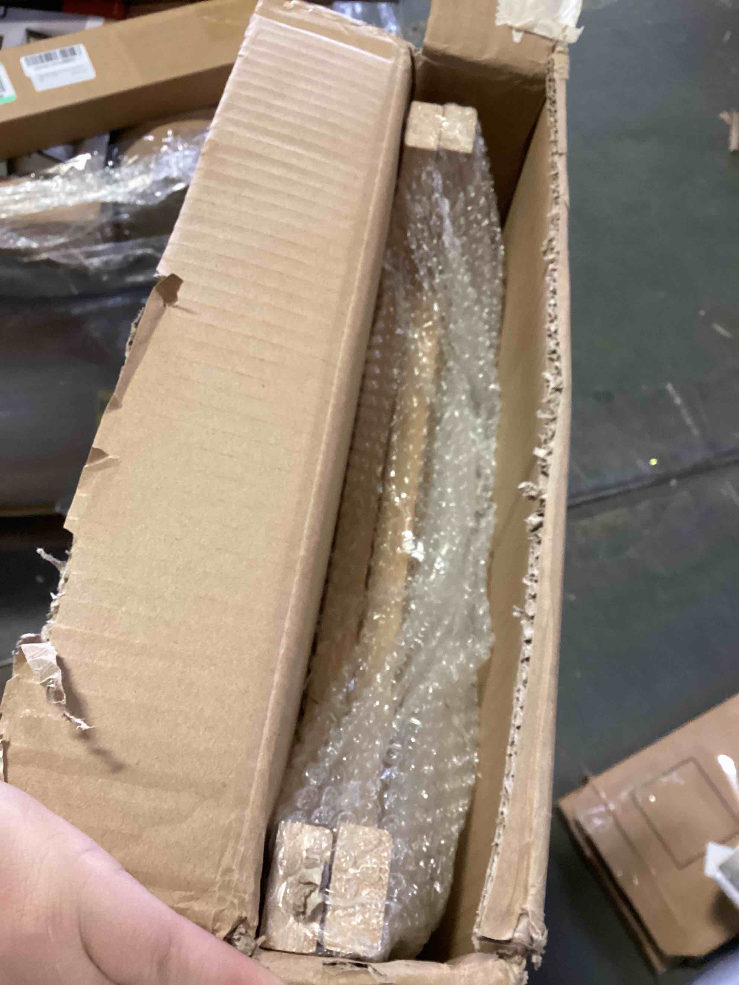 https://s3.amazonaws.com/lotting-images-prod/bidfta/GRN5630704_1703173840471.jpeg