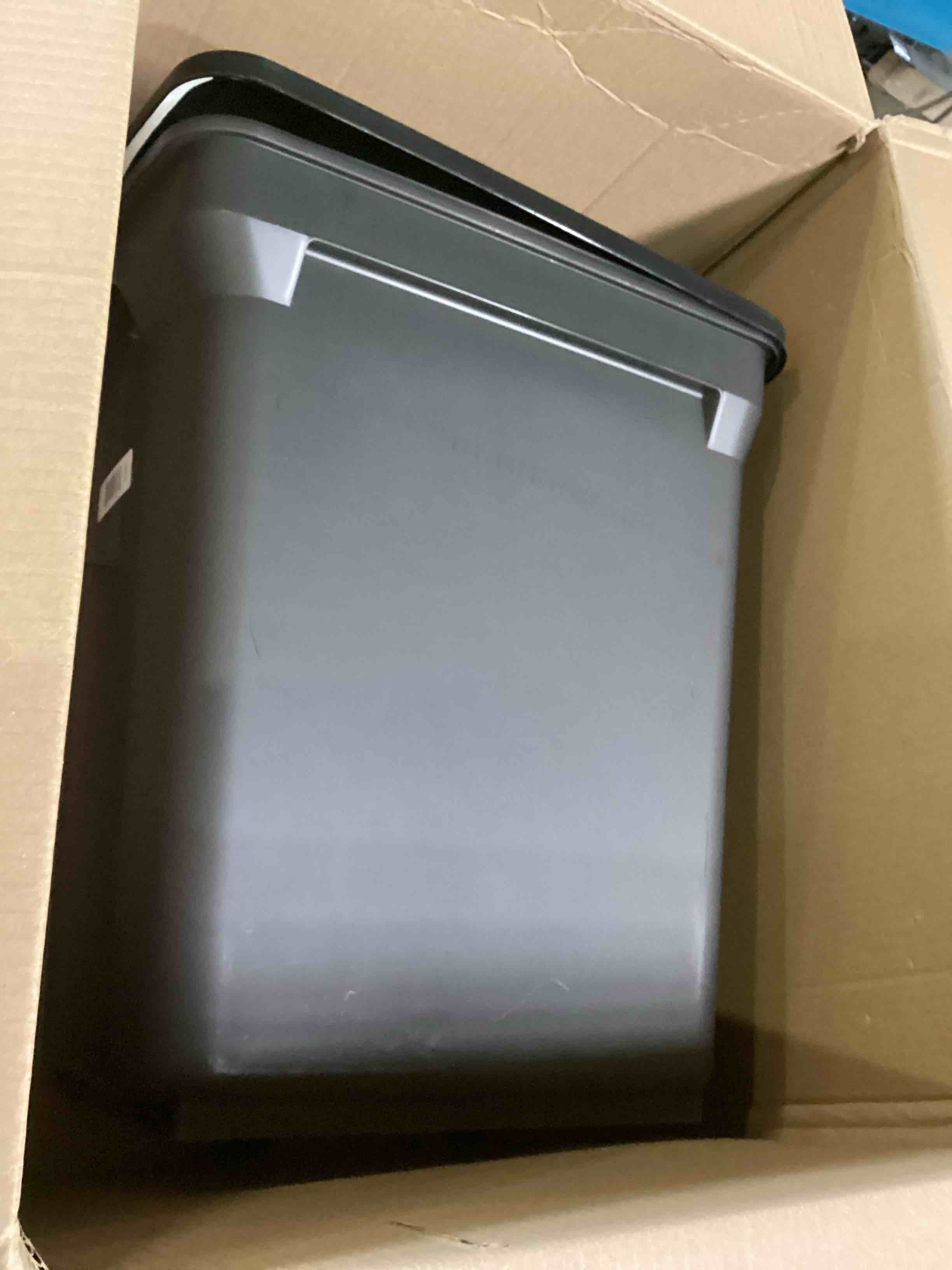 IRIS USA 55 Lbs / 67 Qt WeatherPro Airtight Pet Food Storage Container with Attachable Casters