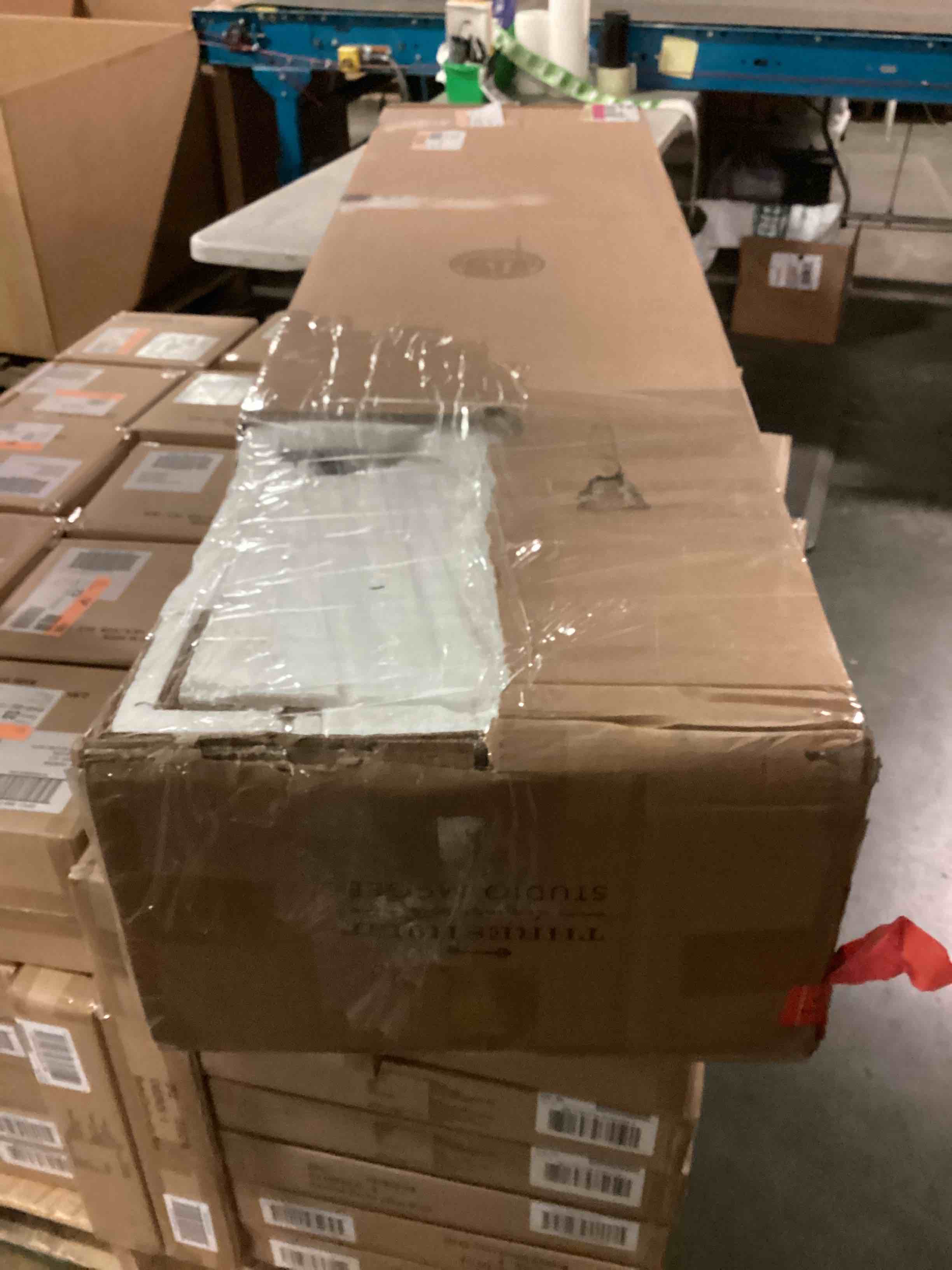 https://s3.amazonaws.com/lotting-images-prod/bidfta/GRN5633099_1702037167723.jpeg