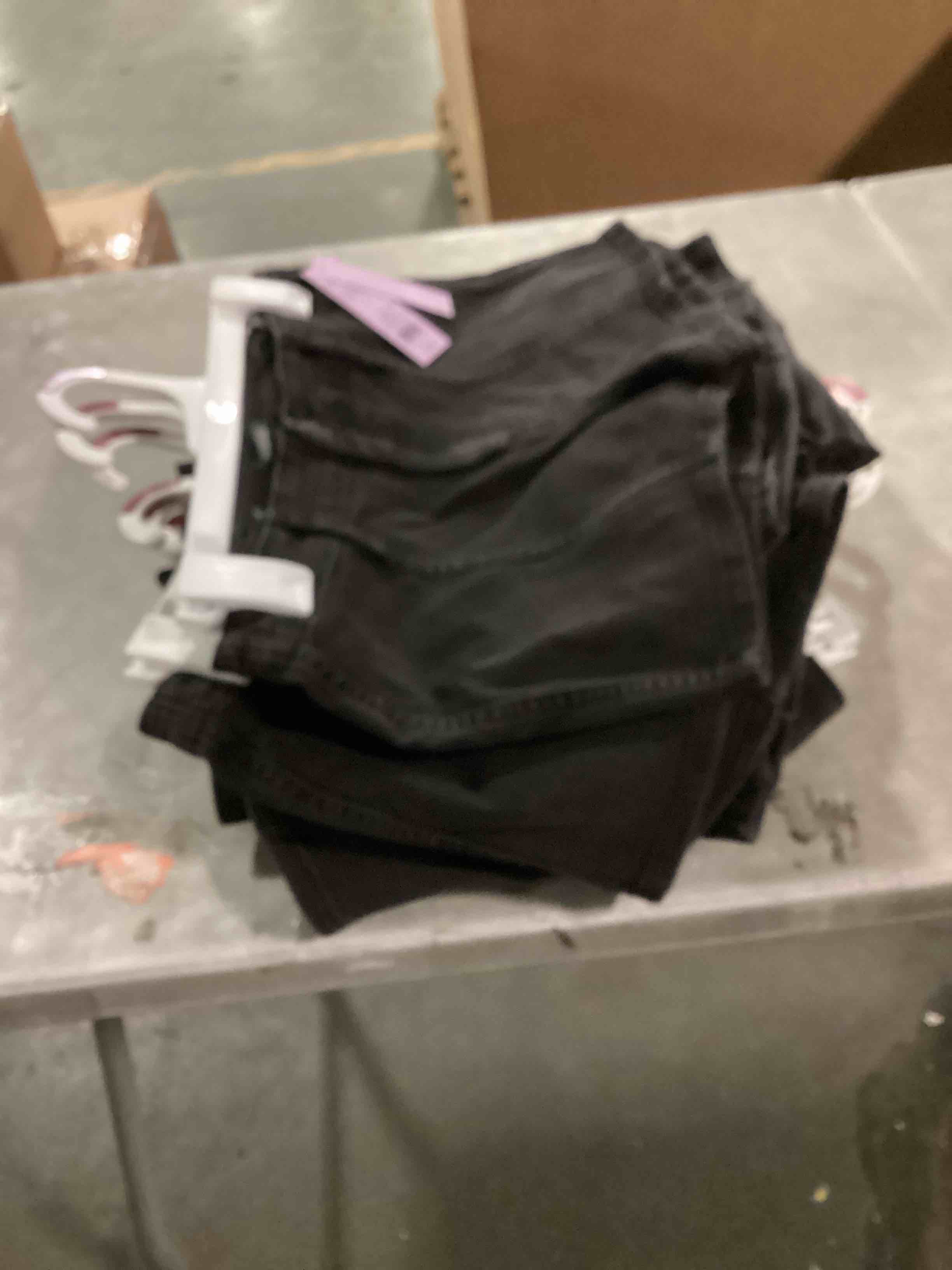 https://s3.amazonaws.com/lotting-images-prod/bidfta/GRN5633120_1702038384155.jpeg
