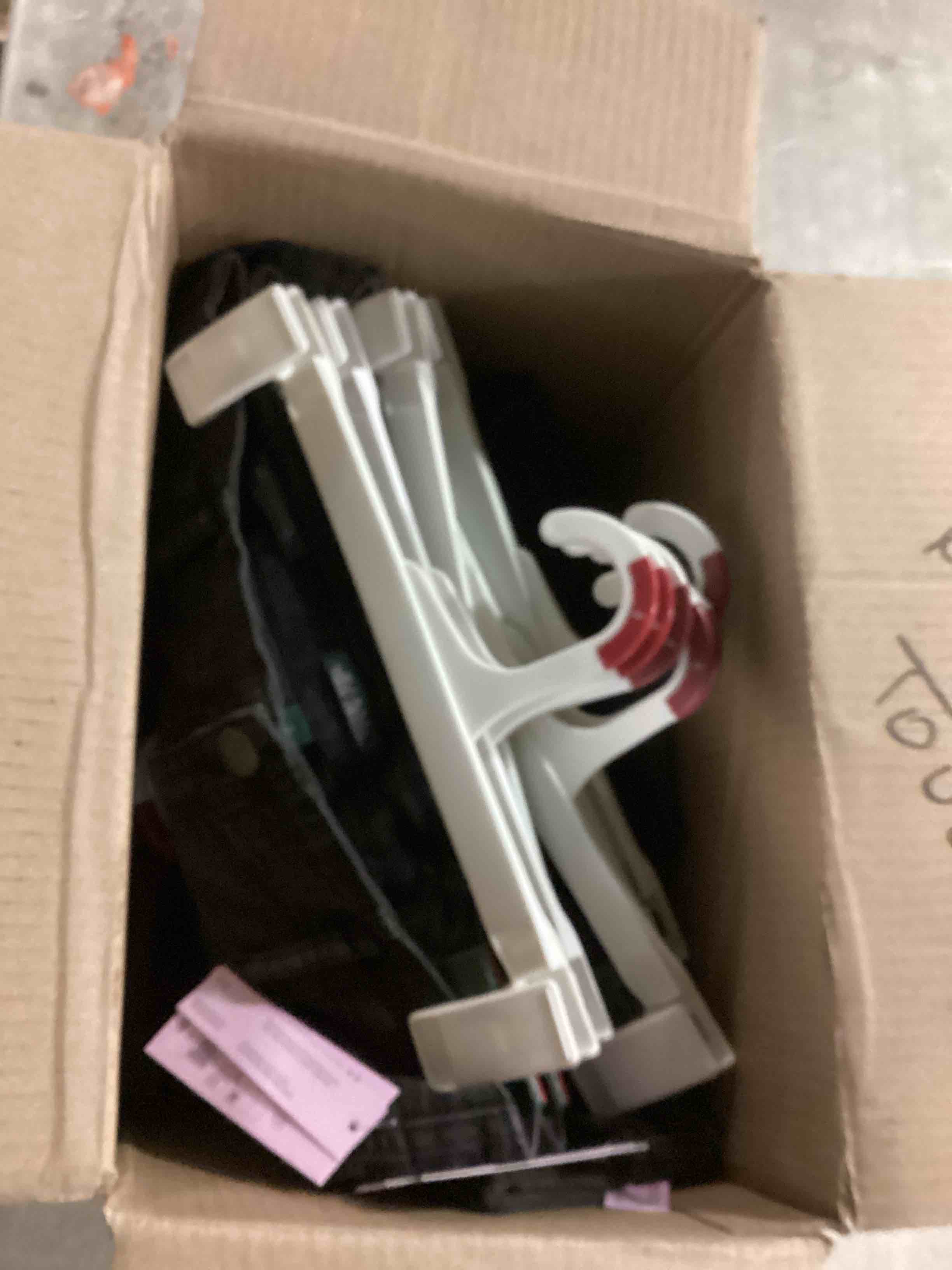 https://s3.amazonaws.com/lotting-images-prod/bidfta/GRN5633120_1702038576733.jpeg
