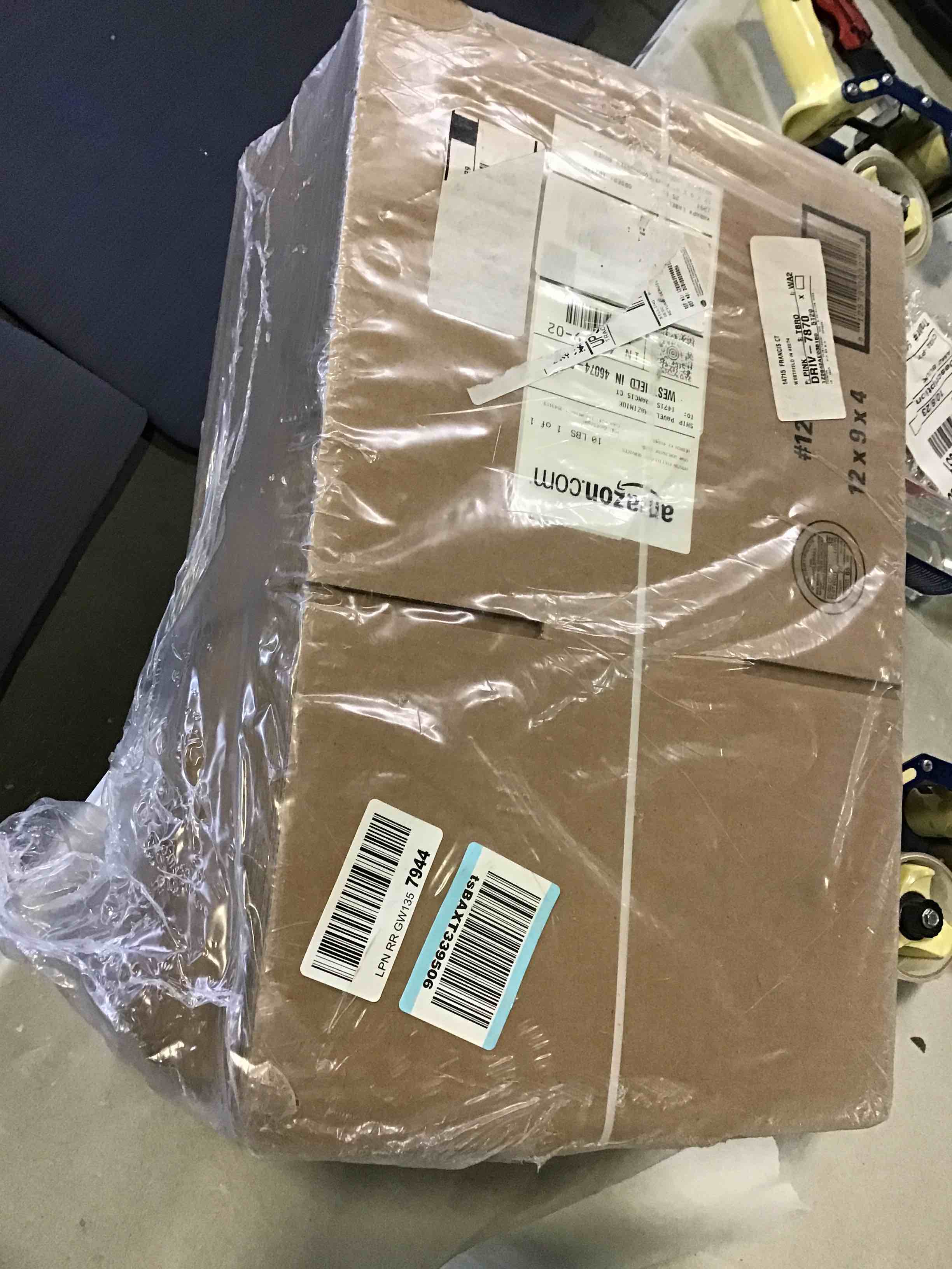 https://s3.amazonaws.com/lotting-images-prod/bidfta/GRN5637970_1696966299763.jpeg