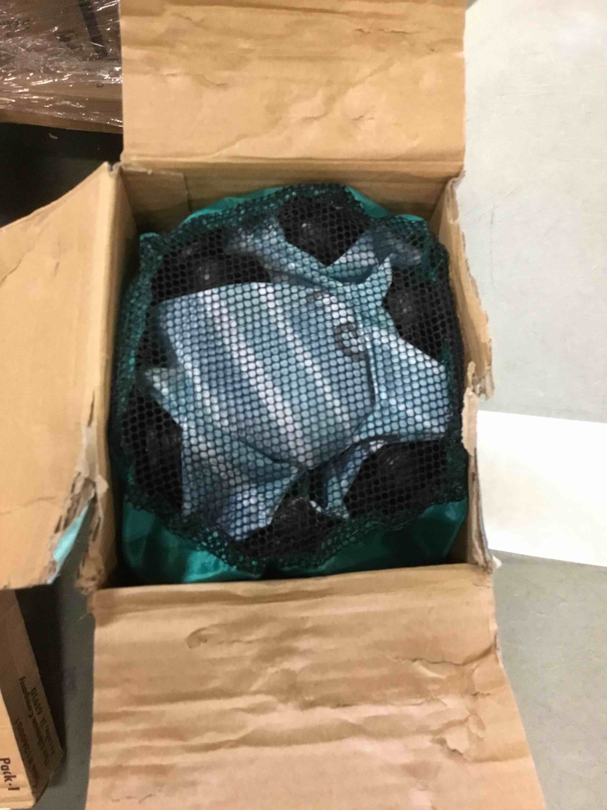 https://s3.amazonaws.com/lotting-images-prod/bidfta/GRN5638990_1696859327252.jpeg