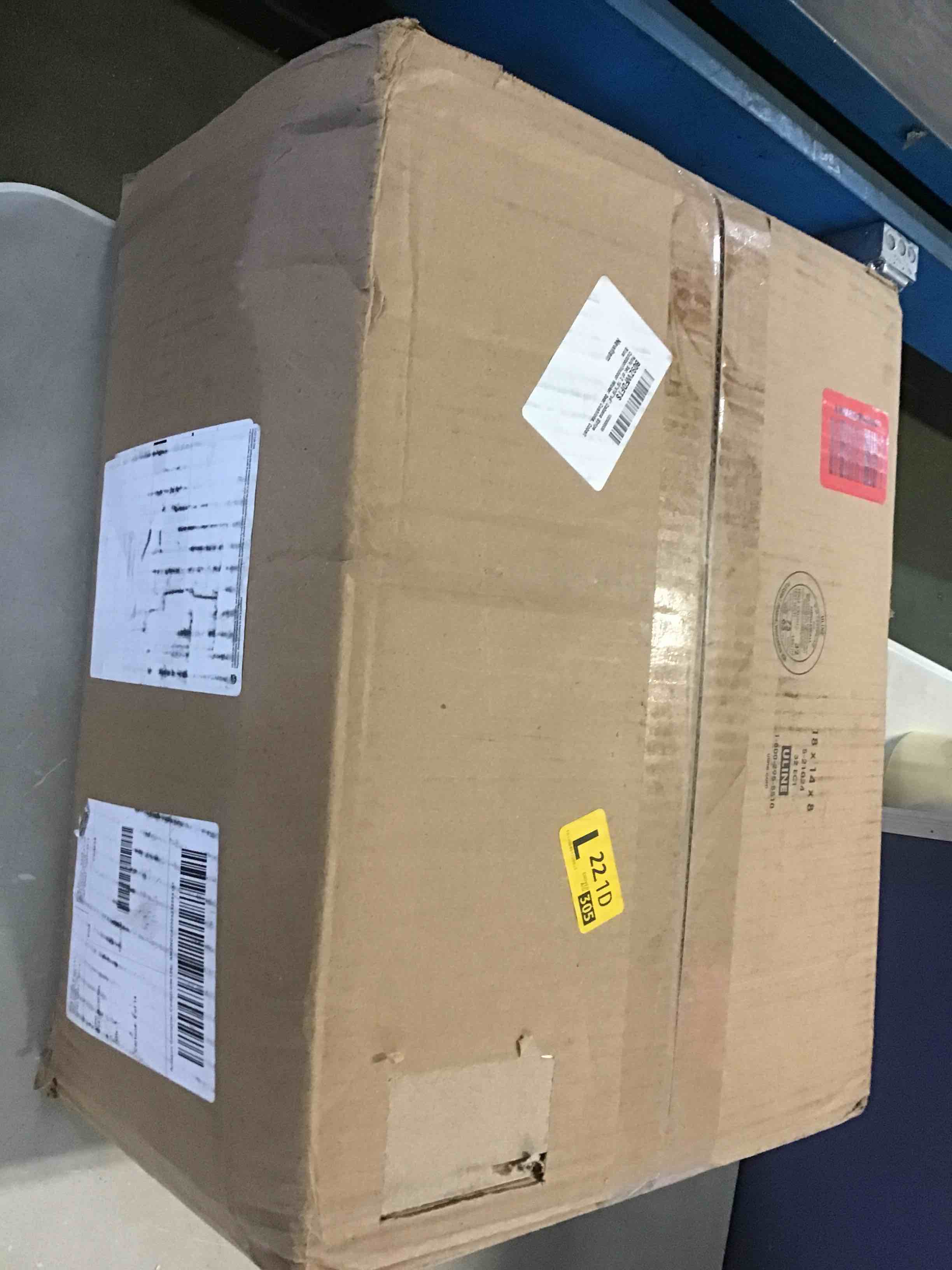 https://s3.amazonaws.com/lotting-images-prod/bidfta/GRN5641400_1696621634355.jpeg
