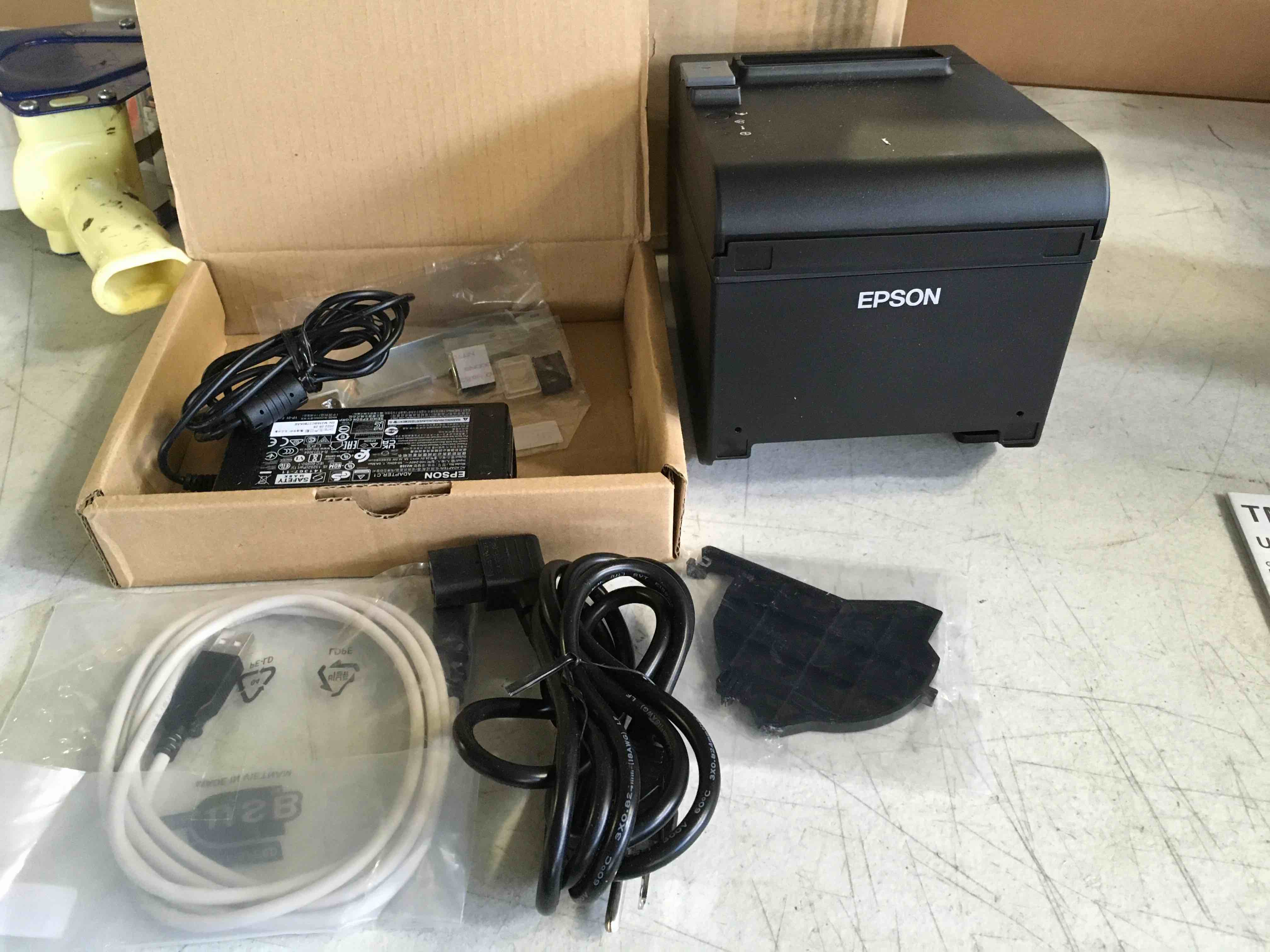https://s3.amazonaws.com/lotting-images-prod/bidfta/GRN5644211_1696604619617.jpeg