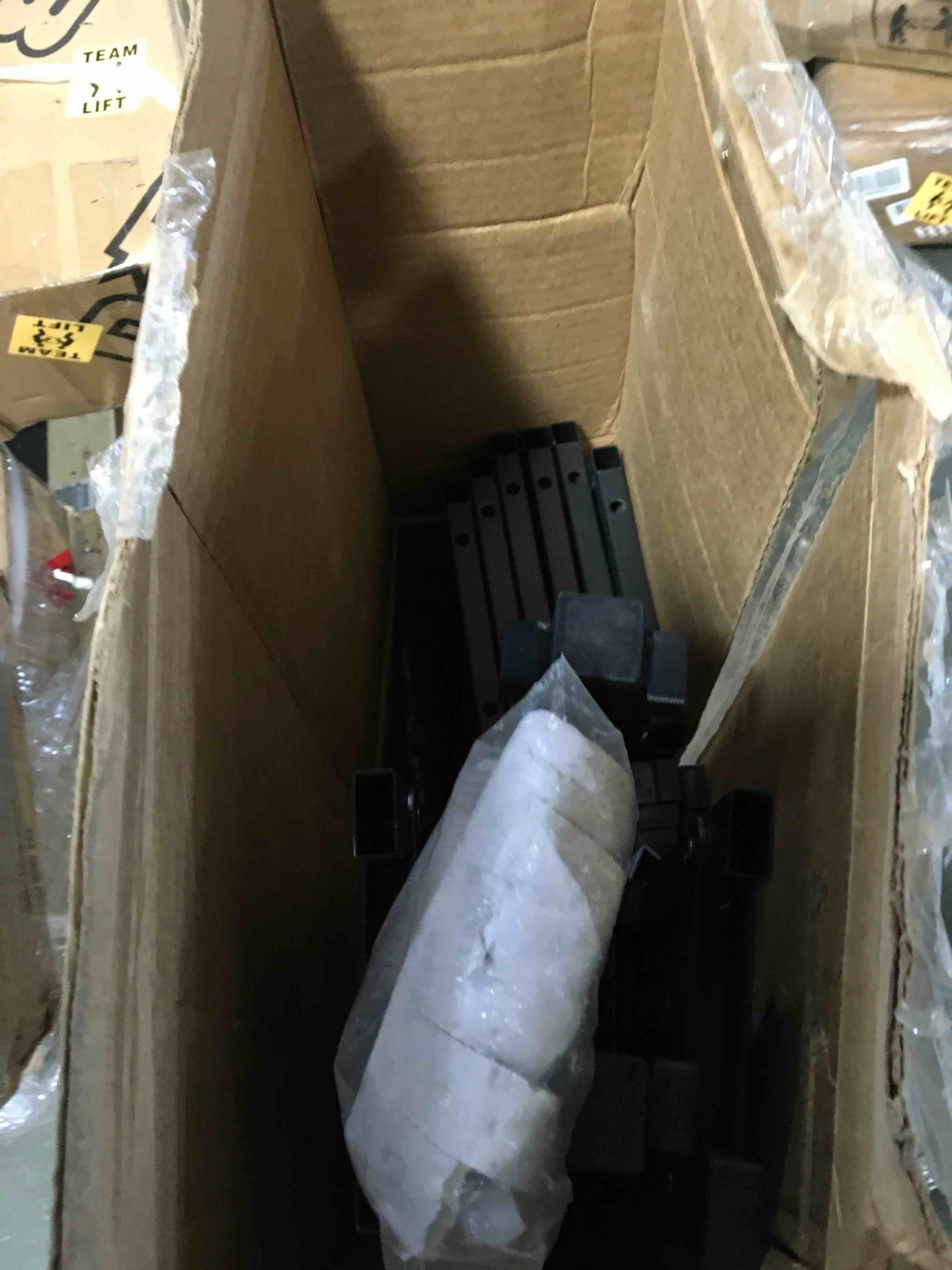 https://s3.amazonaws.com/lotting-images-prod/bidfta/GRN5644416_1696938881640.jpeg