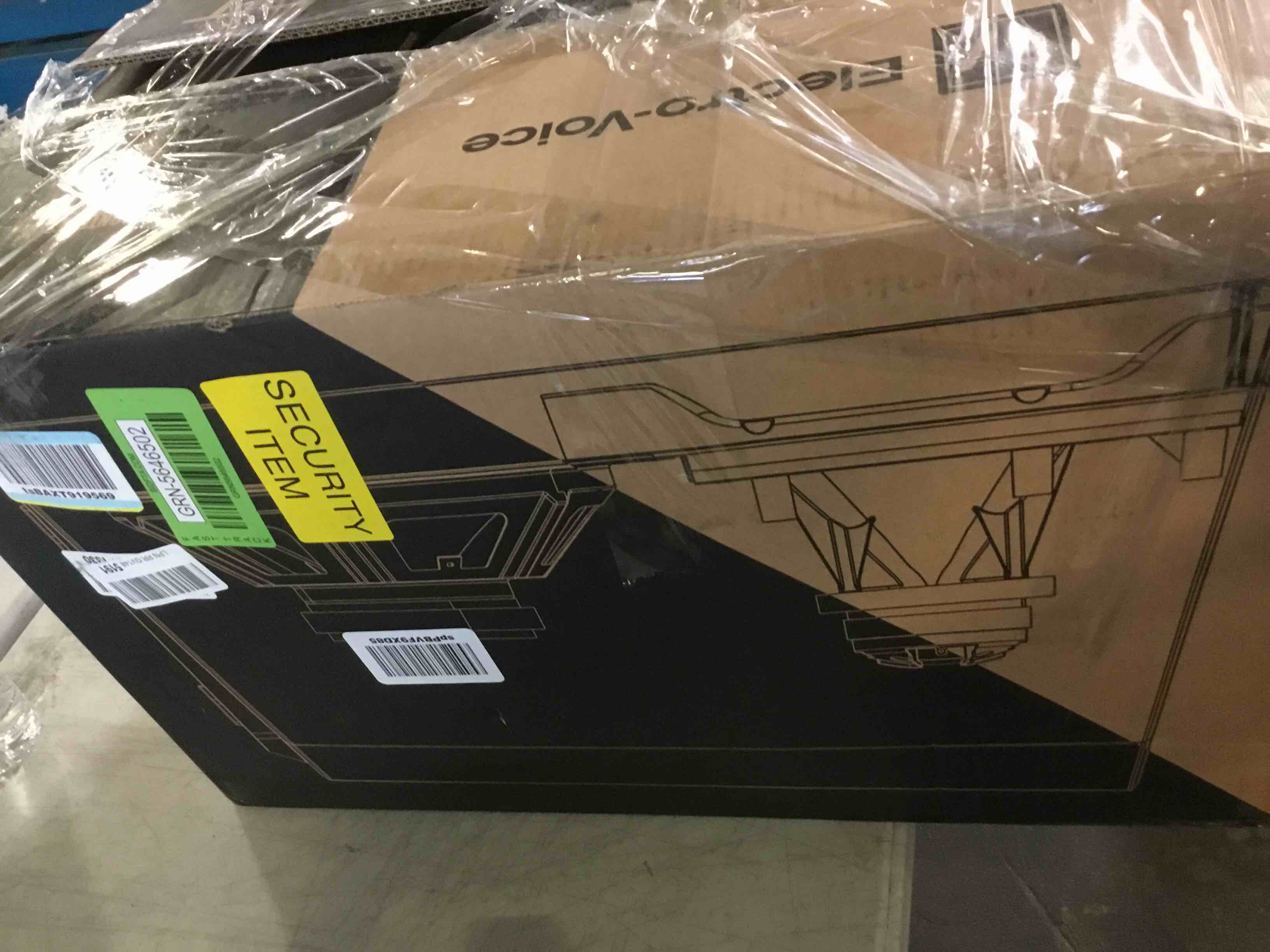 https://s3.amazonaws.com/lotting-images-prod/bidfta/GRN5646502_1696274756990.jpeg