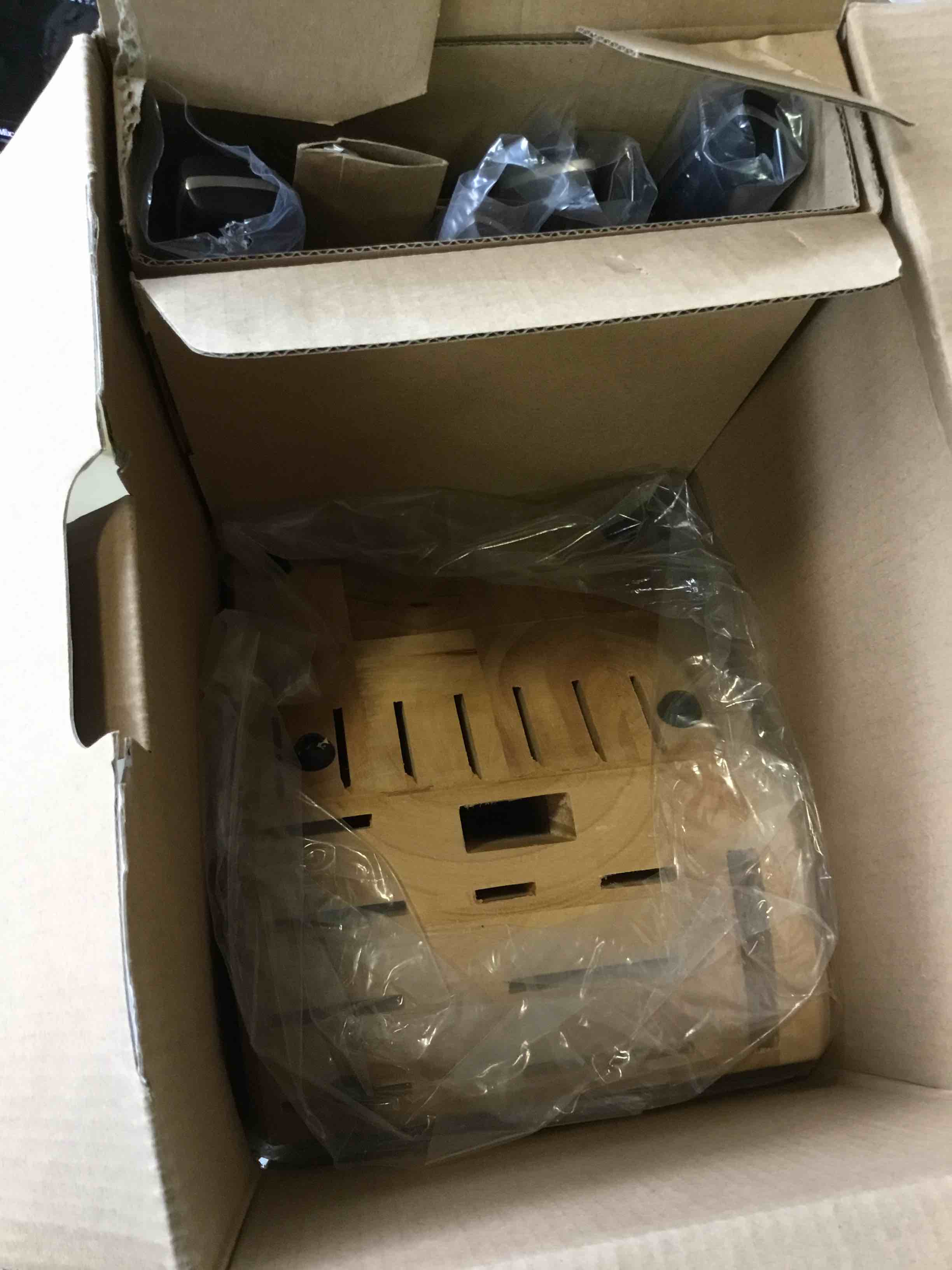 https://s3.amazonaws.com/lotting-images-prod/bidfta/GRN5647610_1697054662077.jpeg