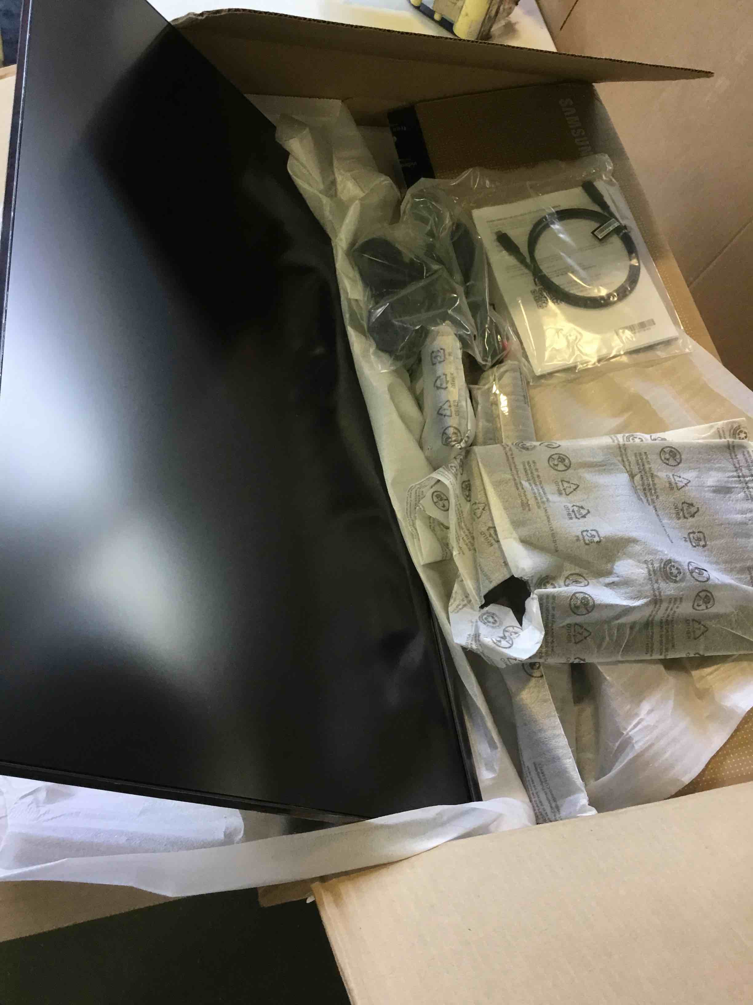 https://s3.amazonaws.com/lotting-images-prod/bidfta/GRN5647655_1697120592692.jpeg