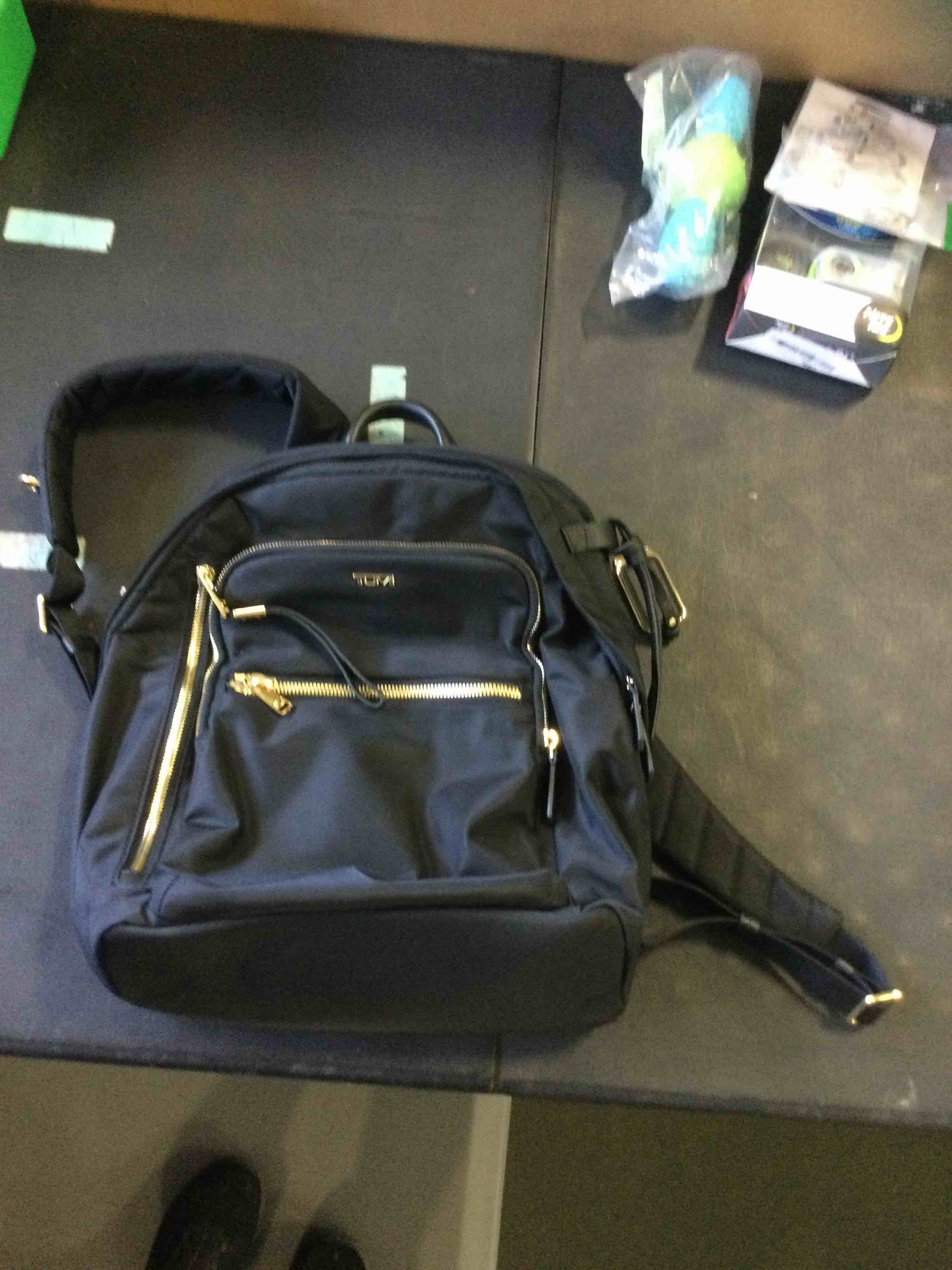 https://s3.amazonaws.com/lotting-images-prod/bidfta/GRN5651651_1696346456462.jpeg