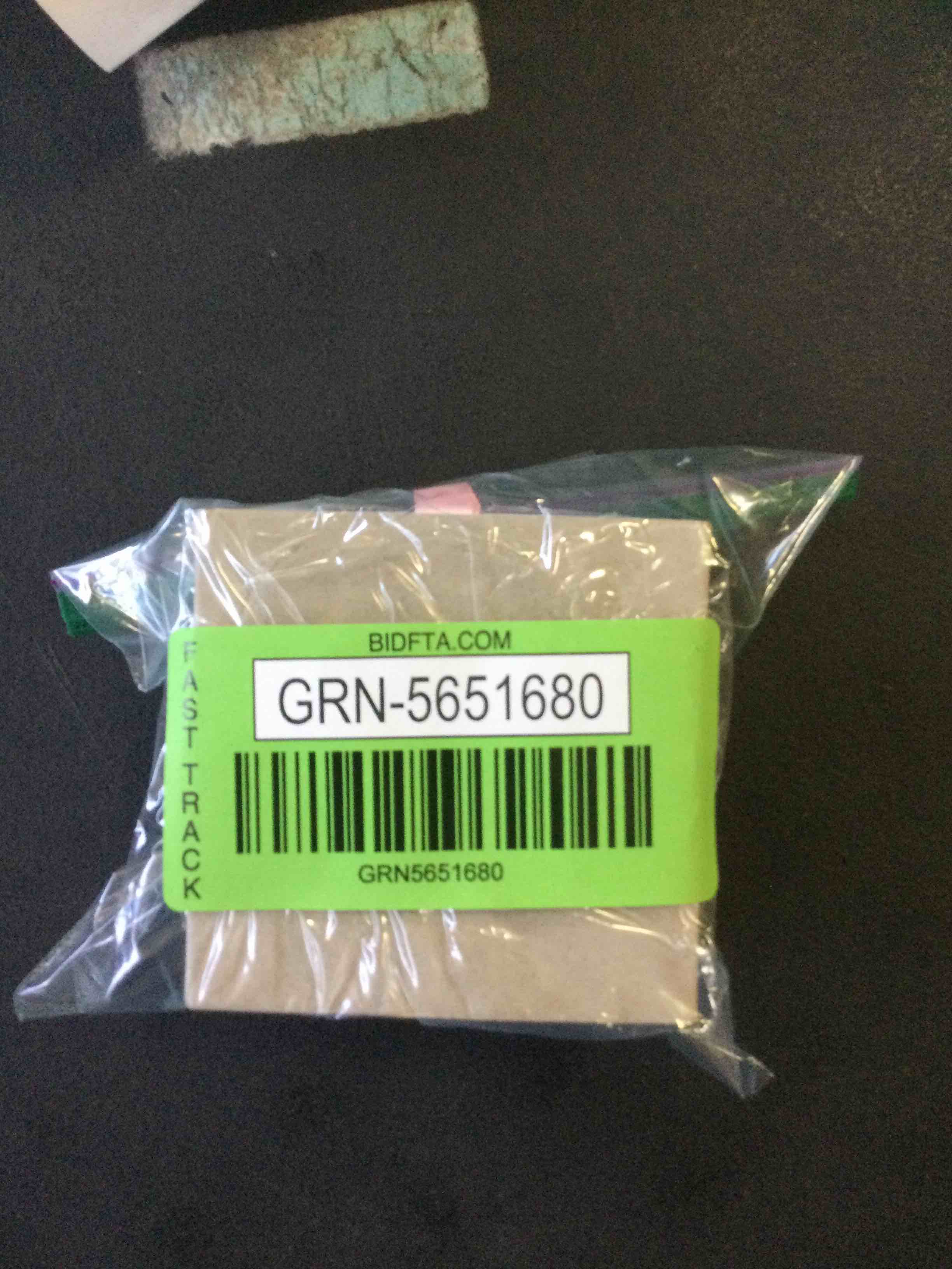 https://s3.amazonaws.com/lotting-images-prod/bidfta/GRN5651680_1696357250932.jpeg