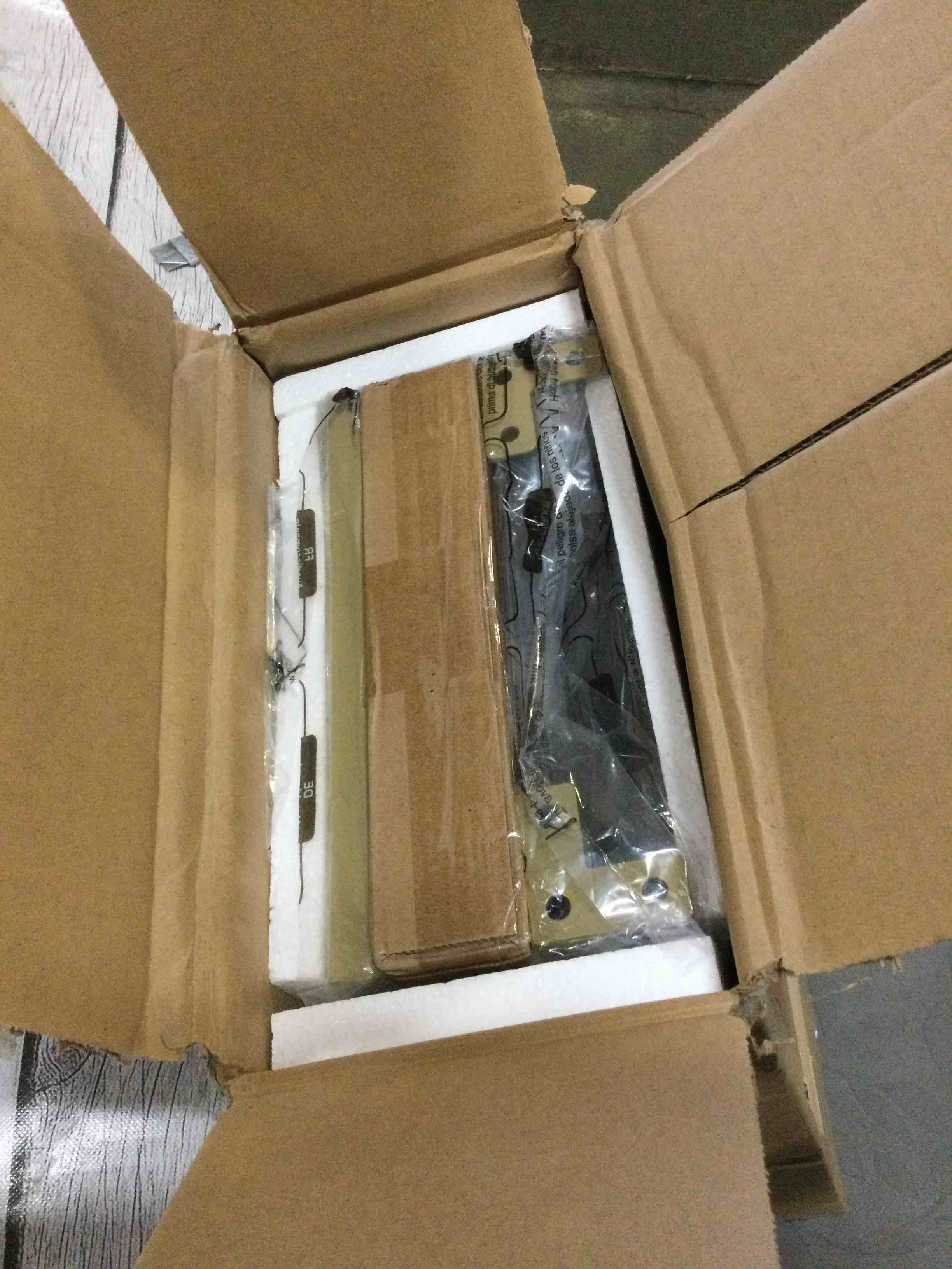 https://s3.amazonaws.com/lotting-images-prod/bidfta/GRN5652637_1696270467921.jpeg