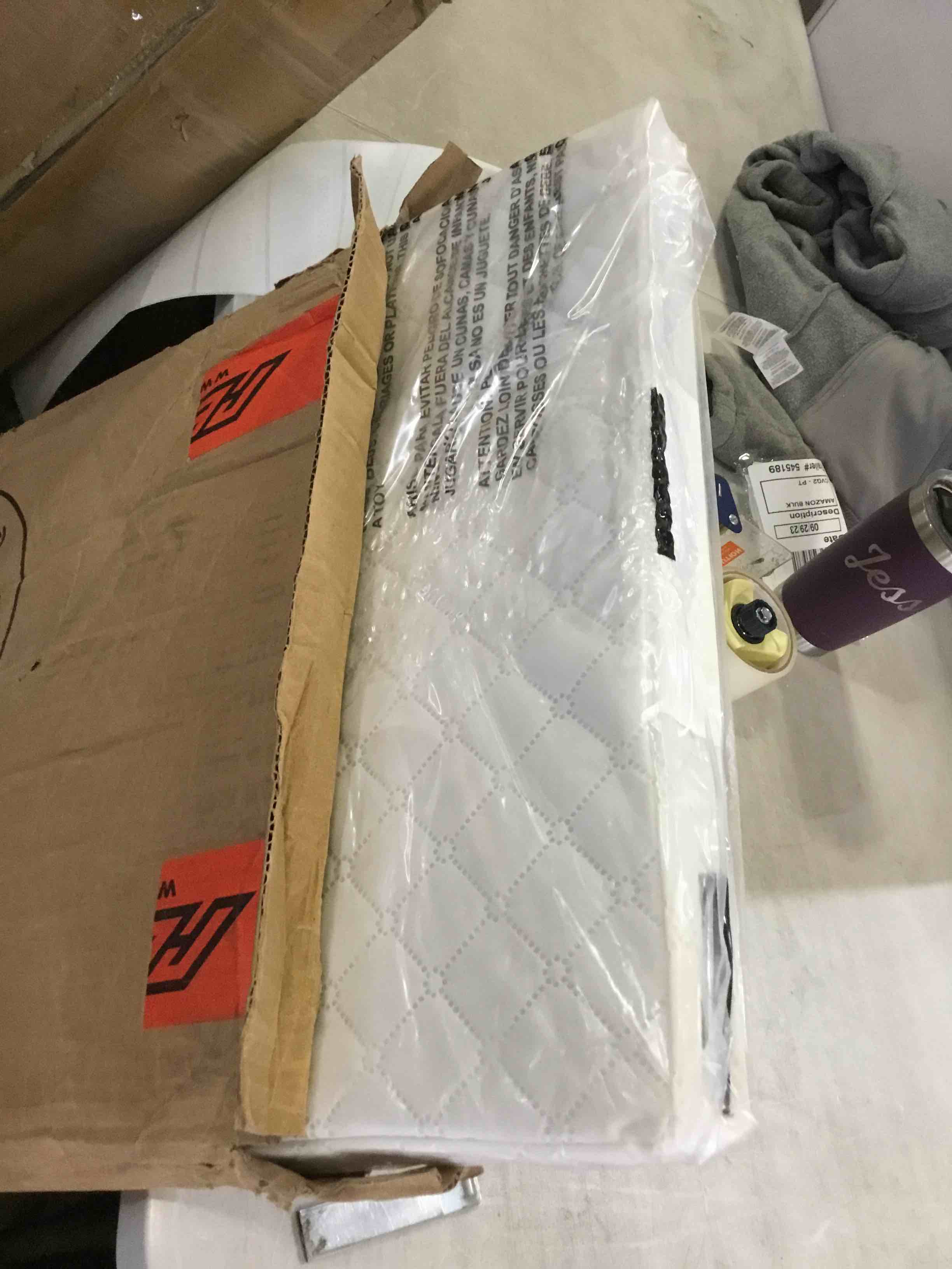 https://s3.amazonaws.com/lotting-images-prod/bidfta/GRN5652860_1696435851173.jpeg