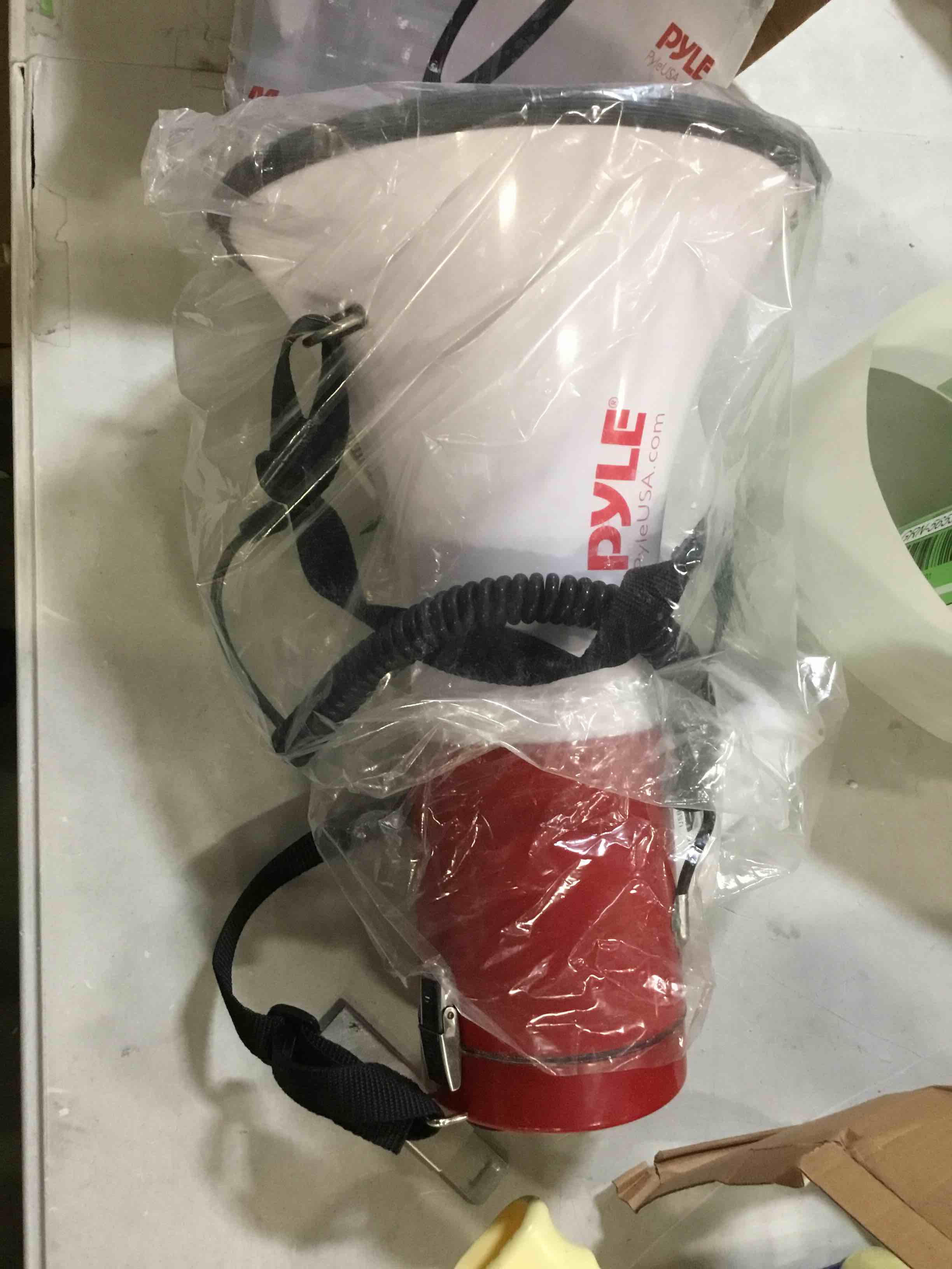 https://s3.amazonaws.com/lotting-images-prod/bidfta/GRN5653495_1697115871210.jpeg