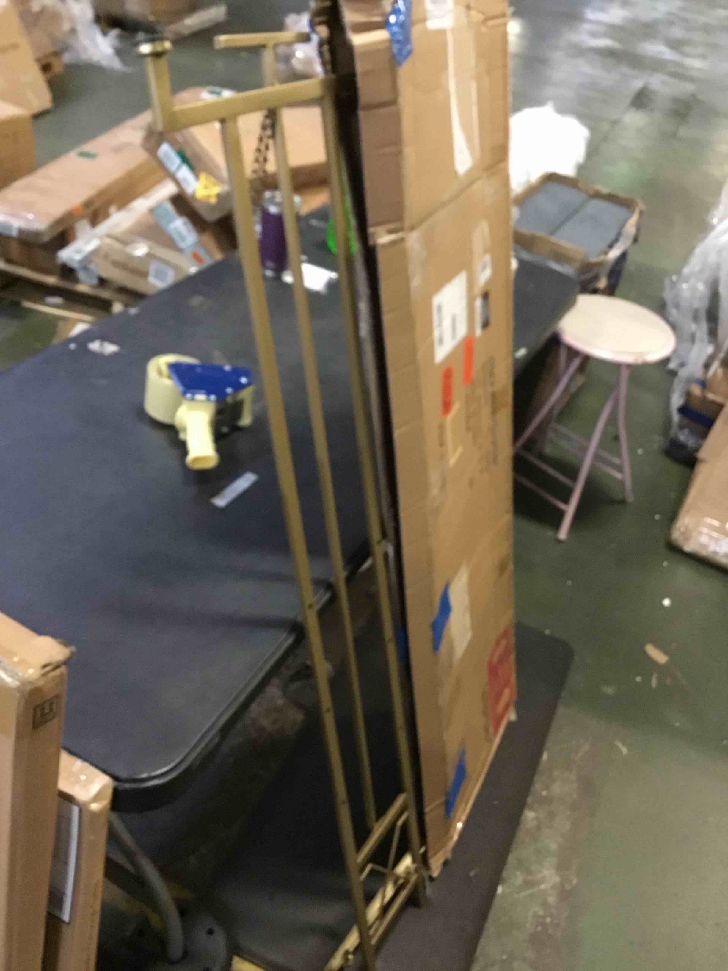 https://s3.amazonaws.com/lotting-images-prod/bidfta/GRN5653675_1697226180979.jpeg