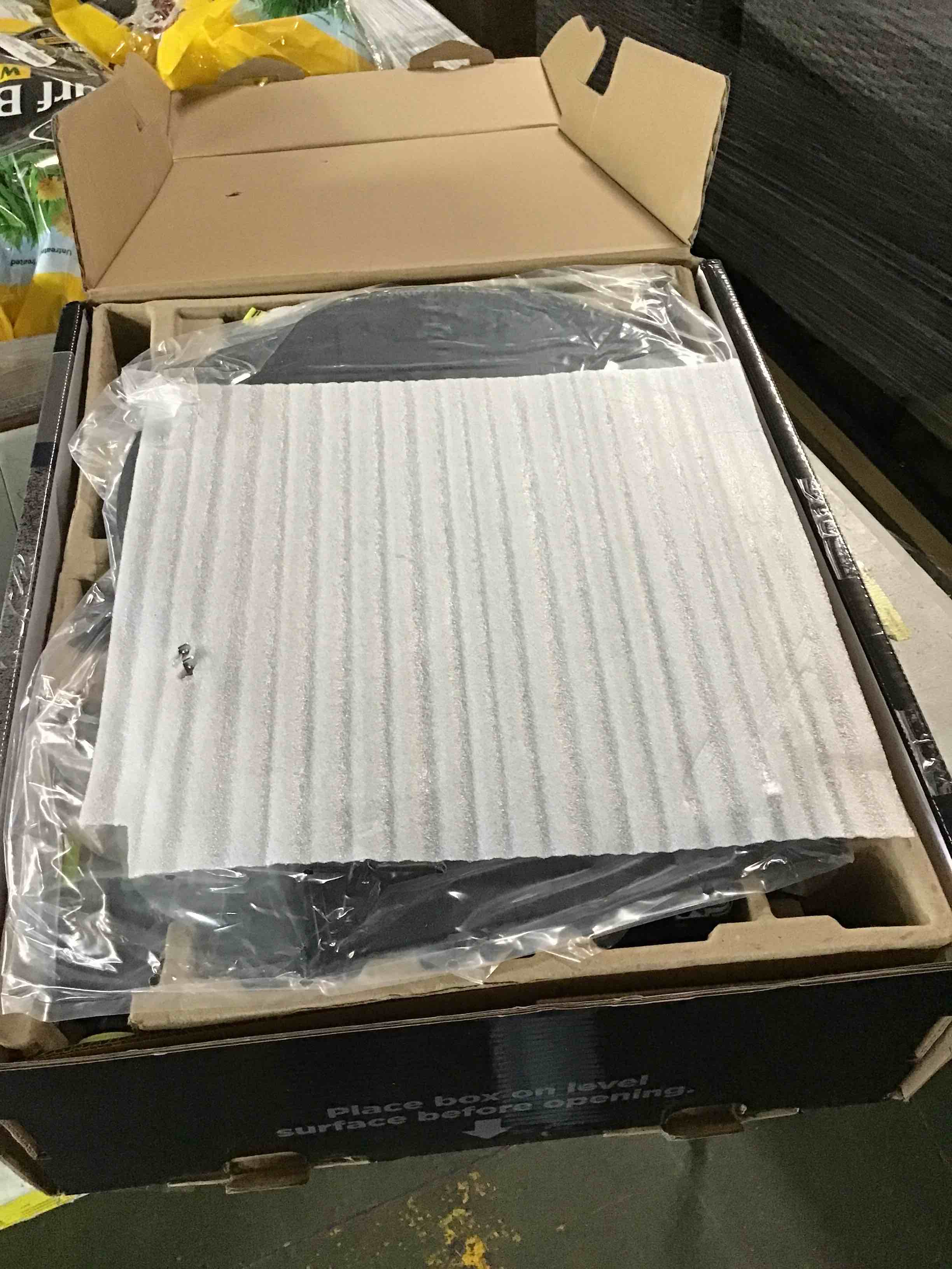 https://s3.amazonaws.com/lotting-images-prod/bidfta/GRN5657238_1696351237577.jpeg