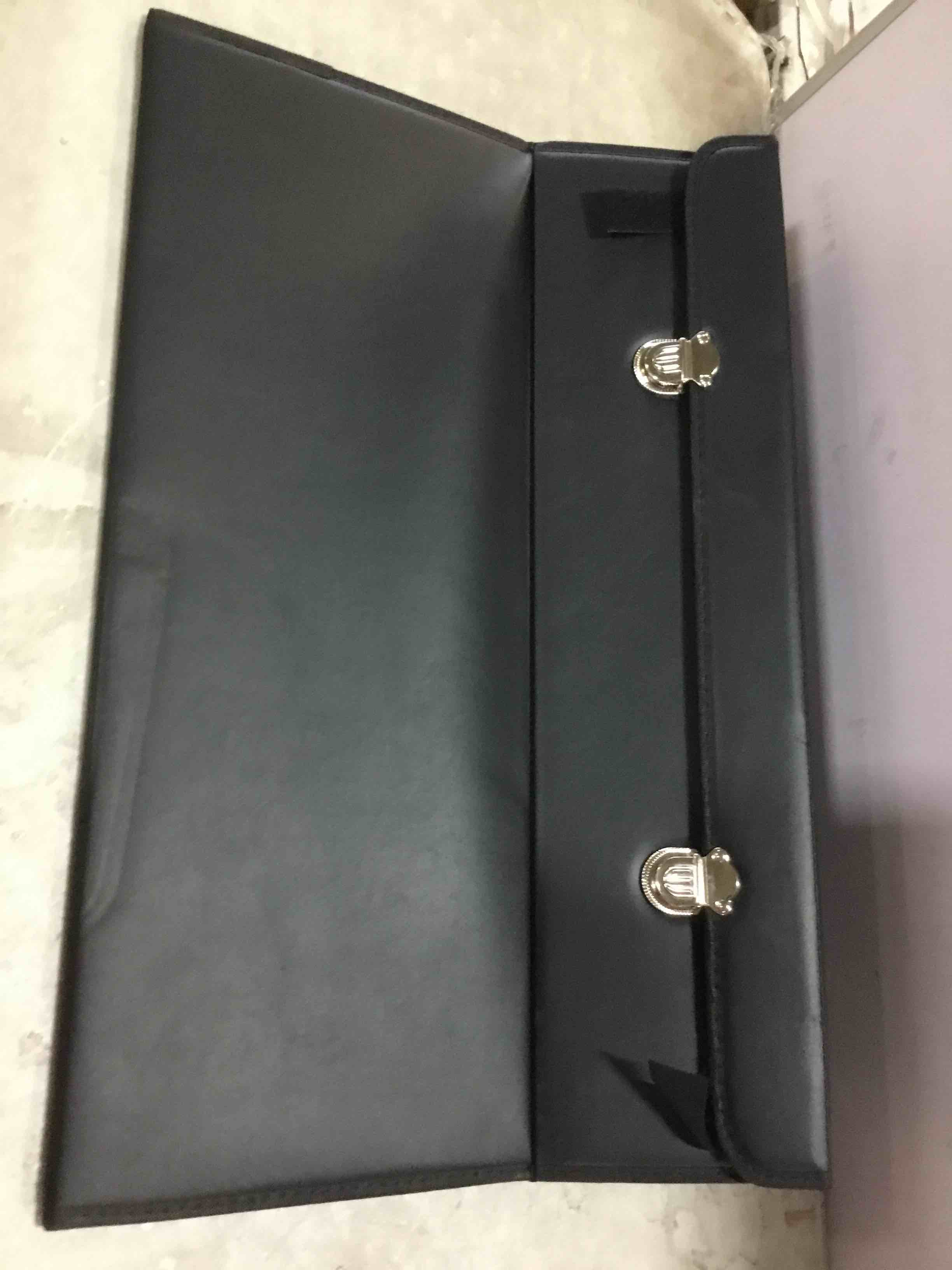 https://s3.amazonaws.com/lotting-images-prod/bidfta/GRN5658728_1696356284870.jpeg